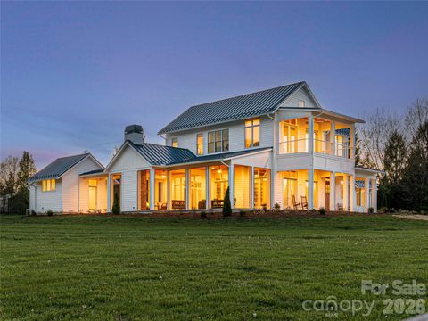 5 Sweetgrass Lane Fletcher NC 28732