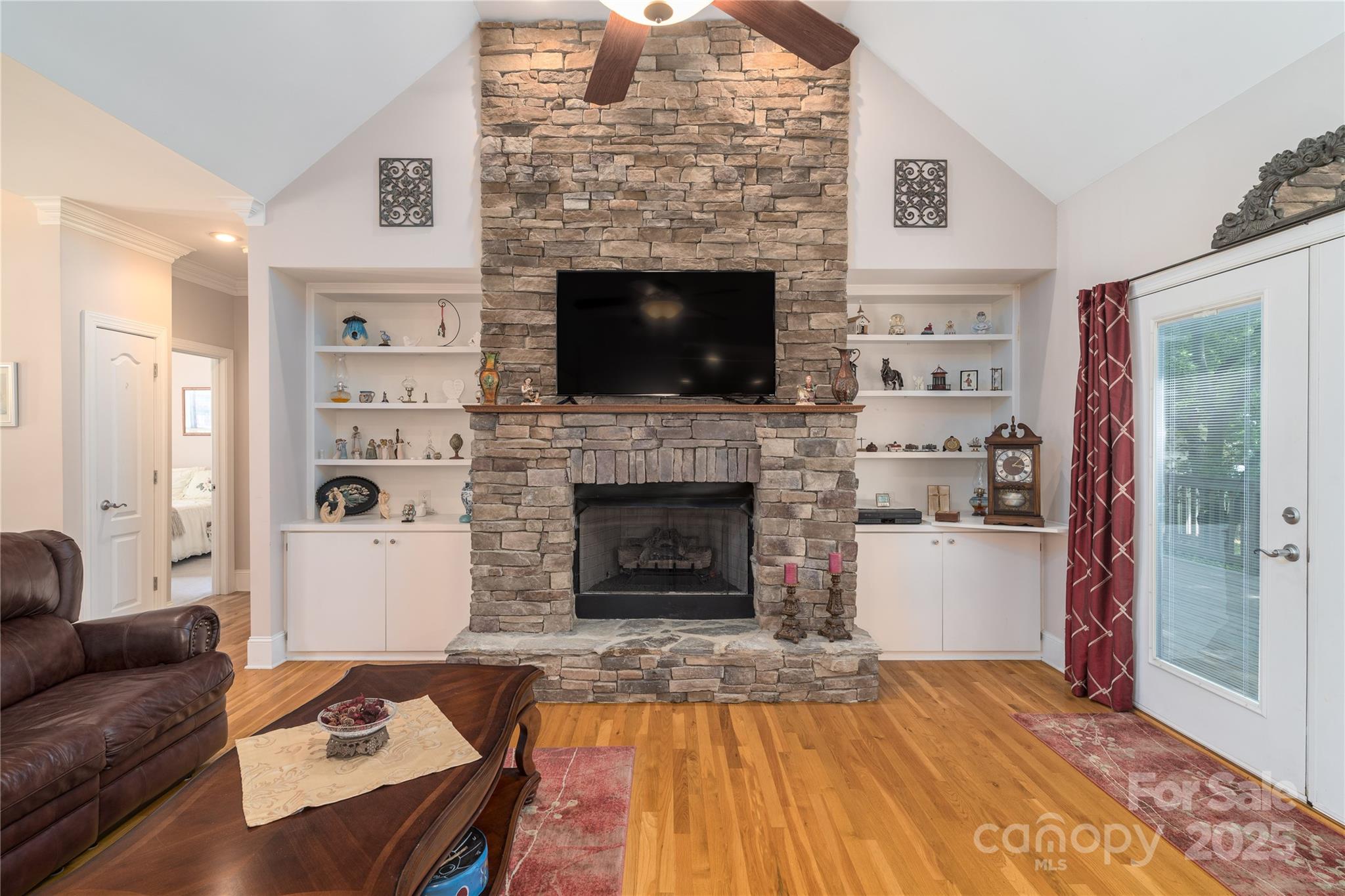 Point Largo - Residential