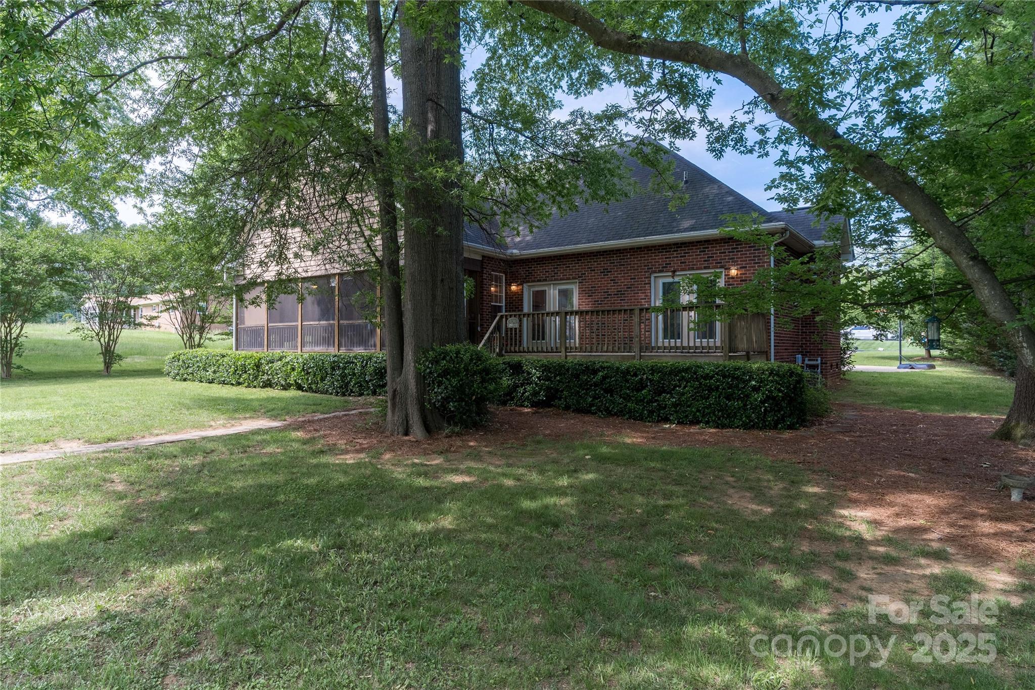 Point Largo - Residential