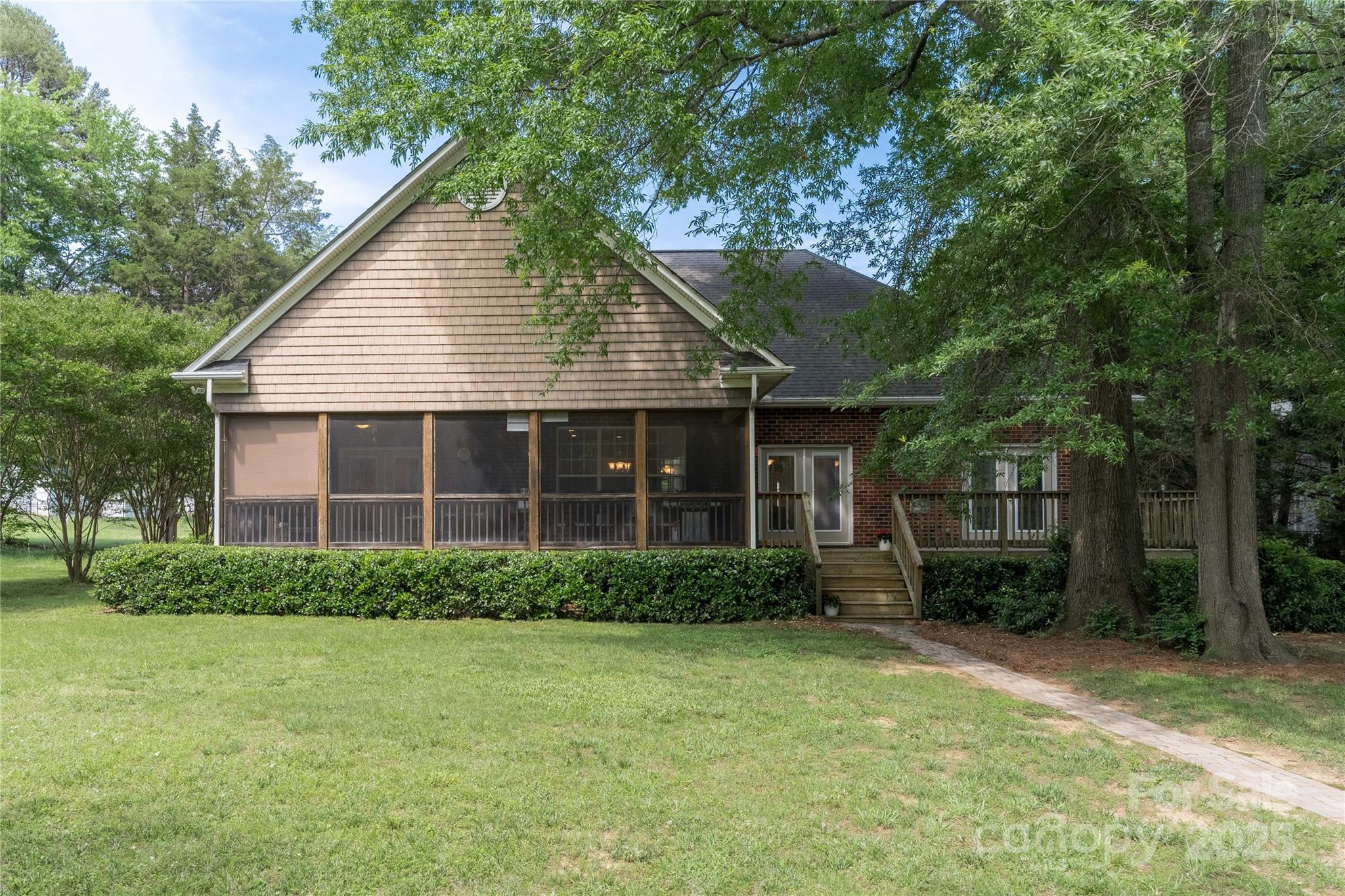 Point Largo - Residential