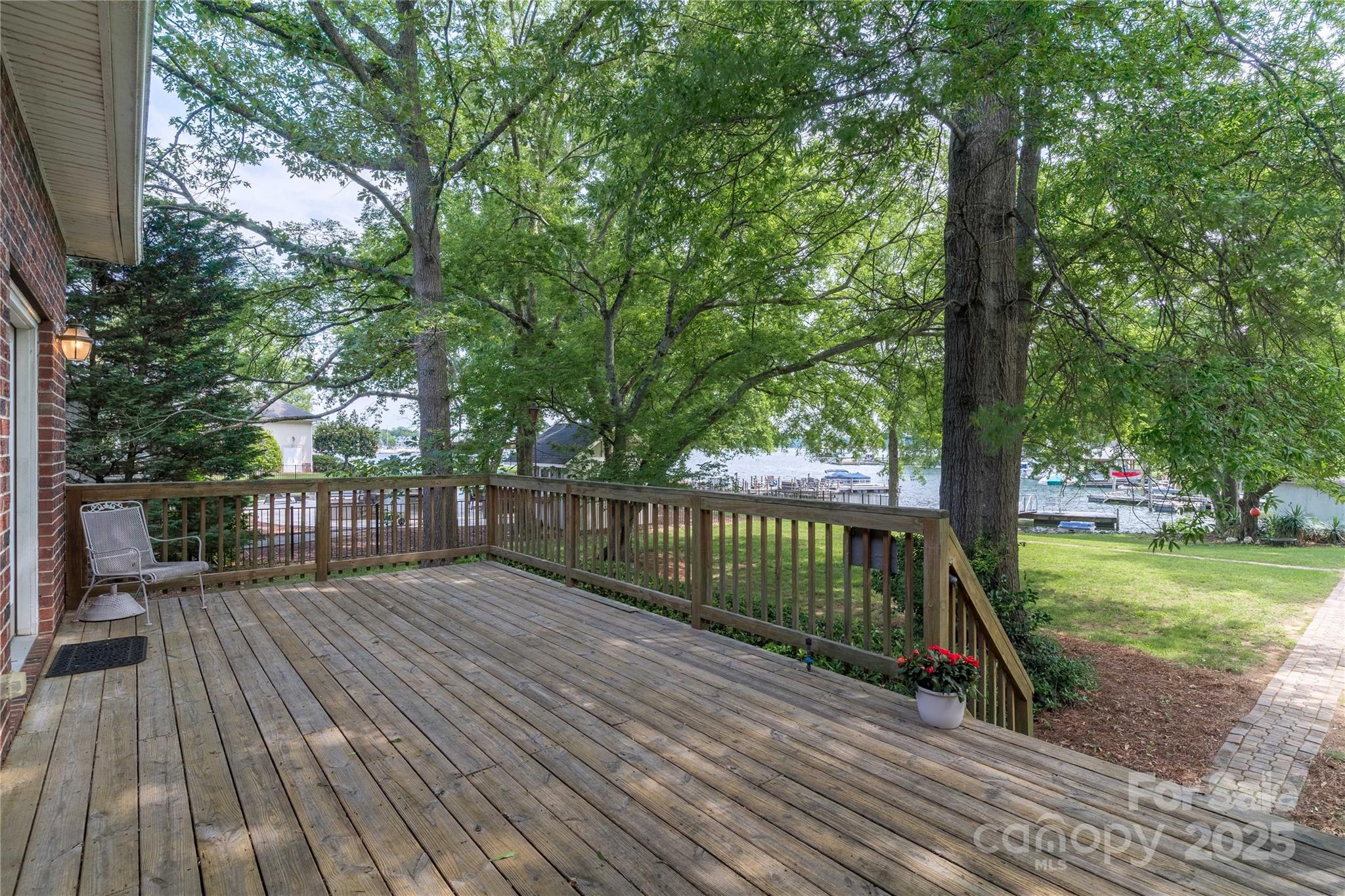 Point Largo - Residential