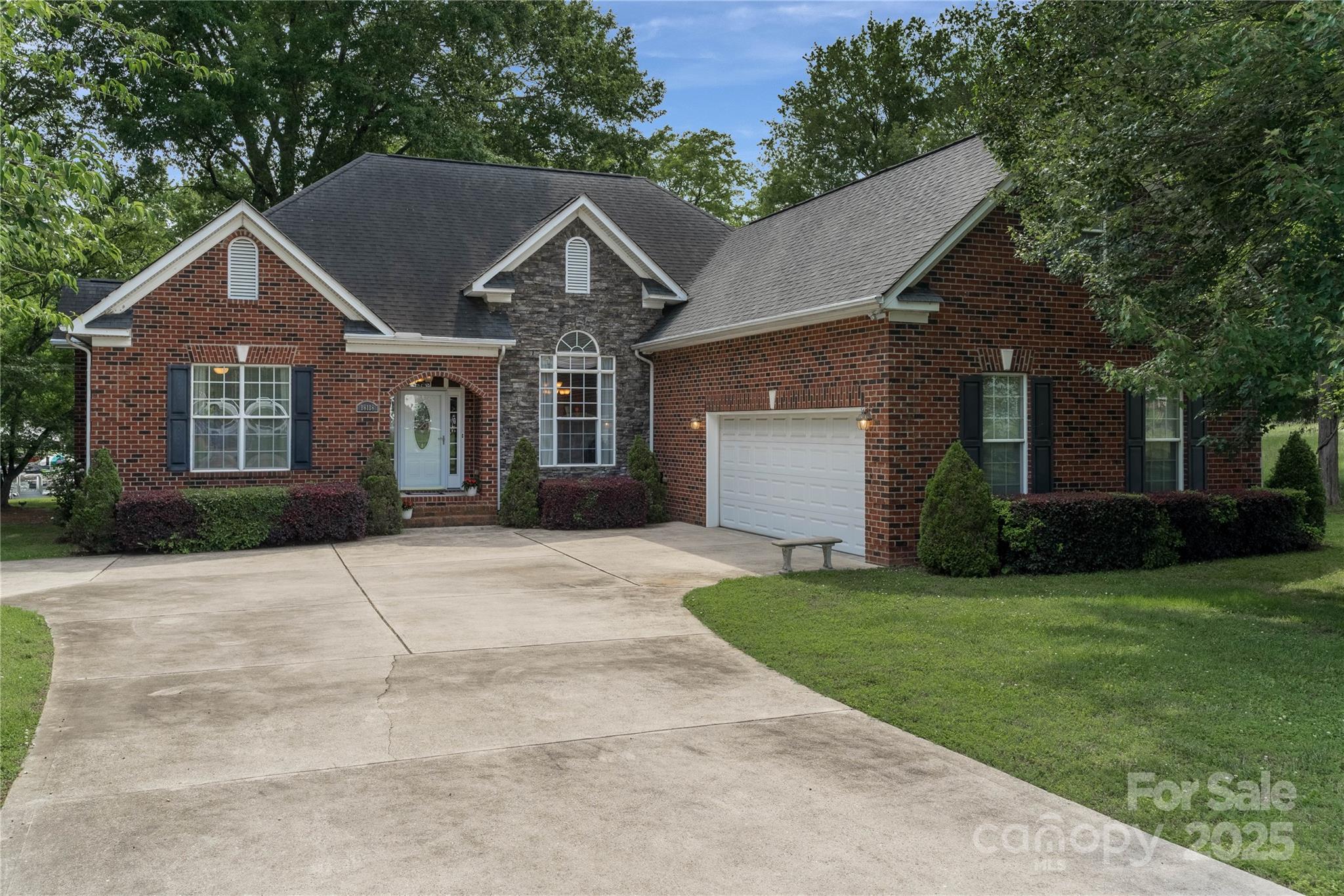 Point Largo - Residential