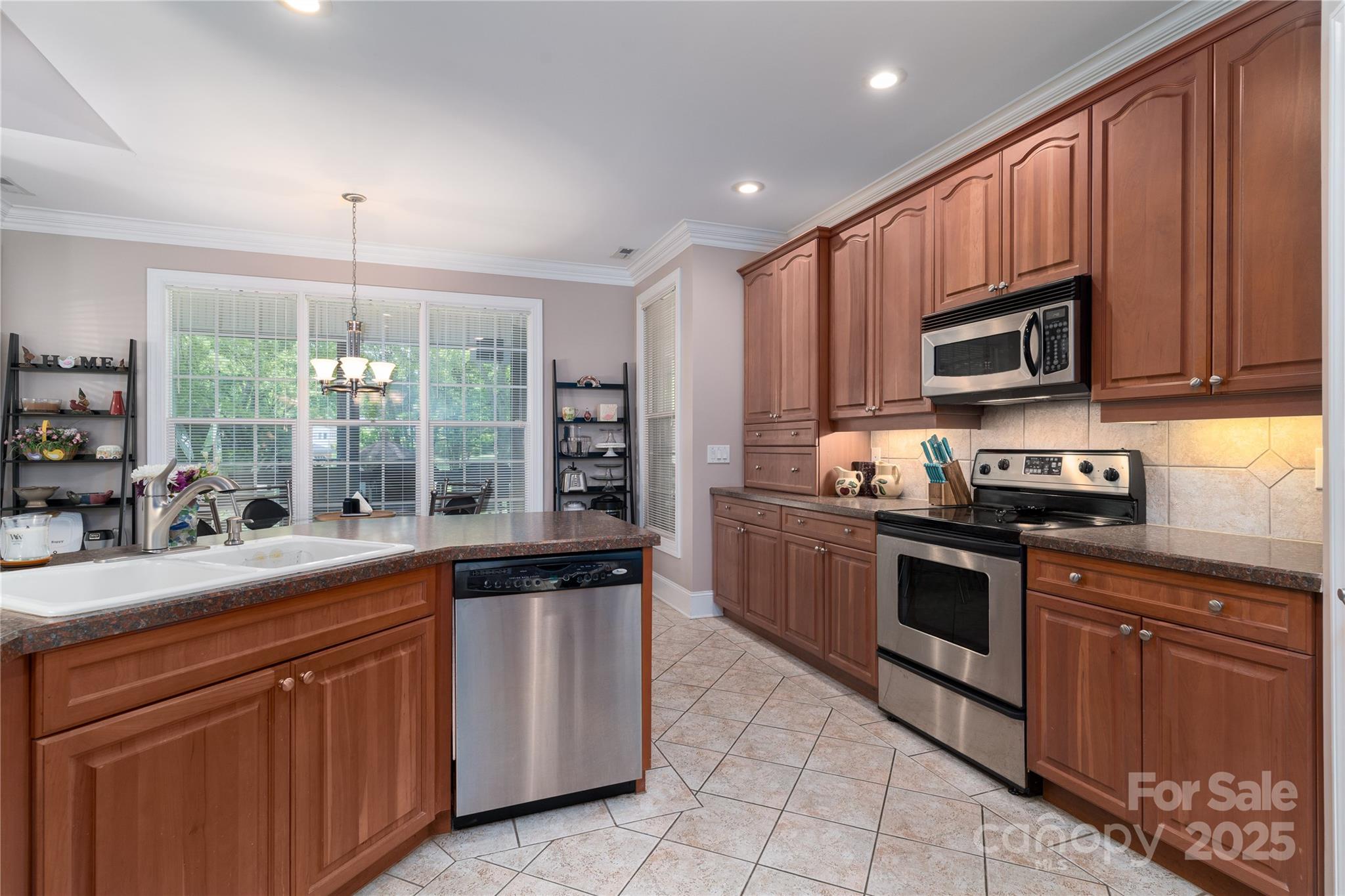 Point Largo - Residential