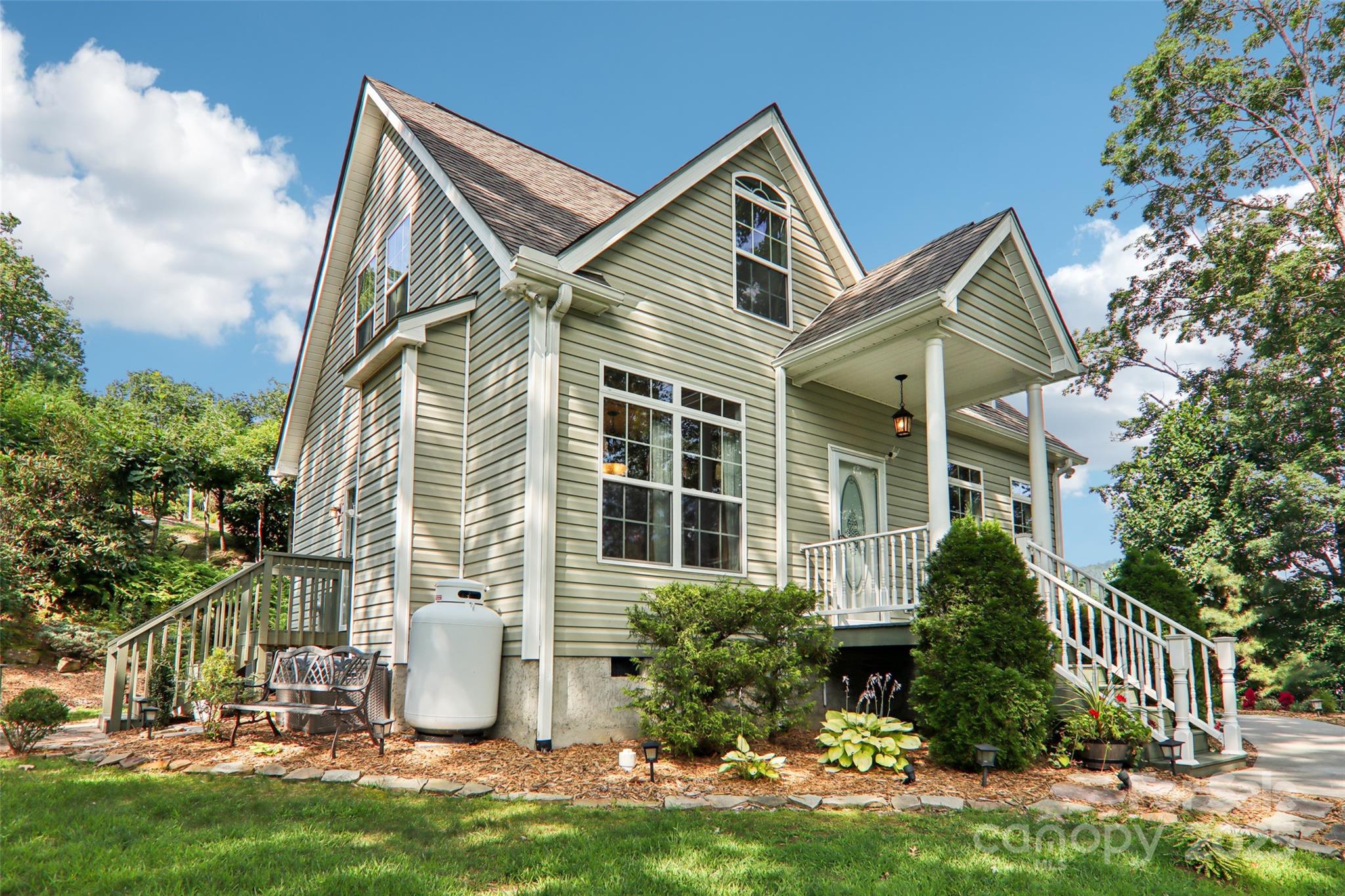 387 Goodview Drive