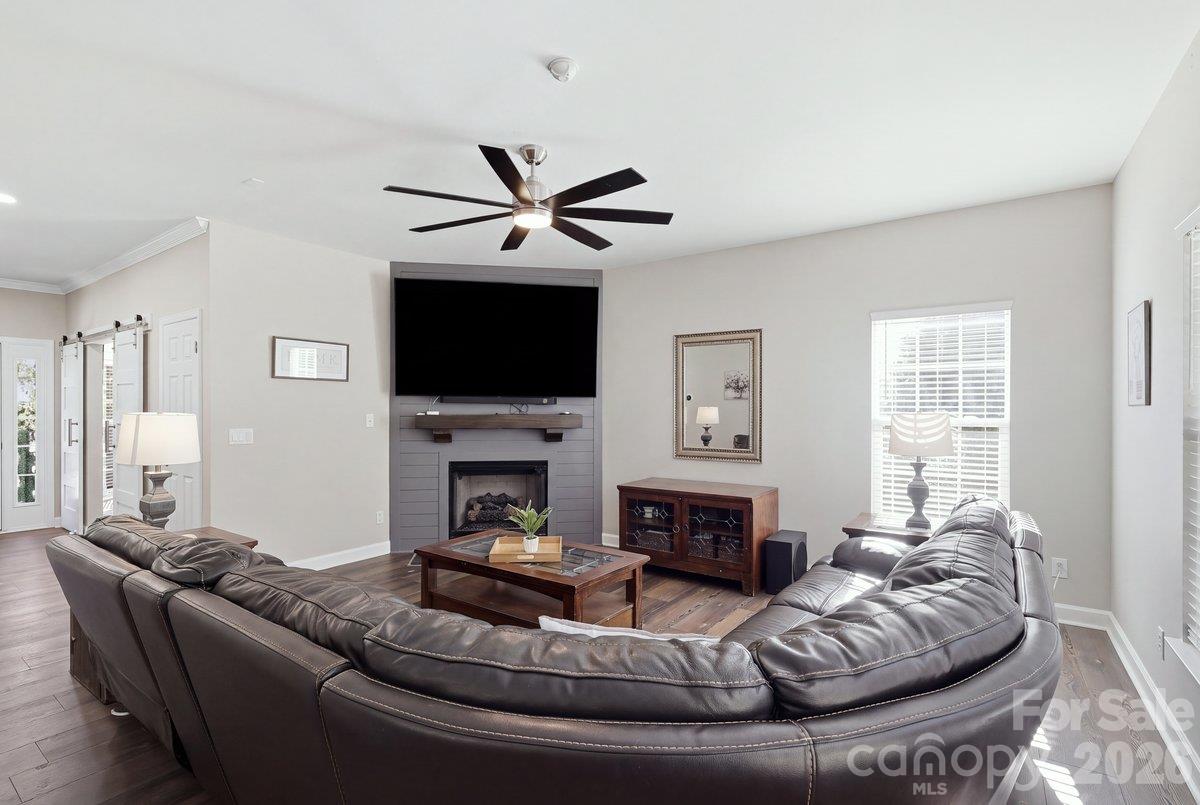 1008 Grayscroft Drive