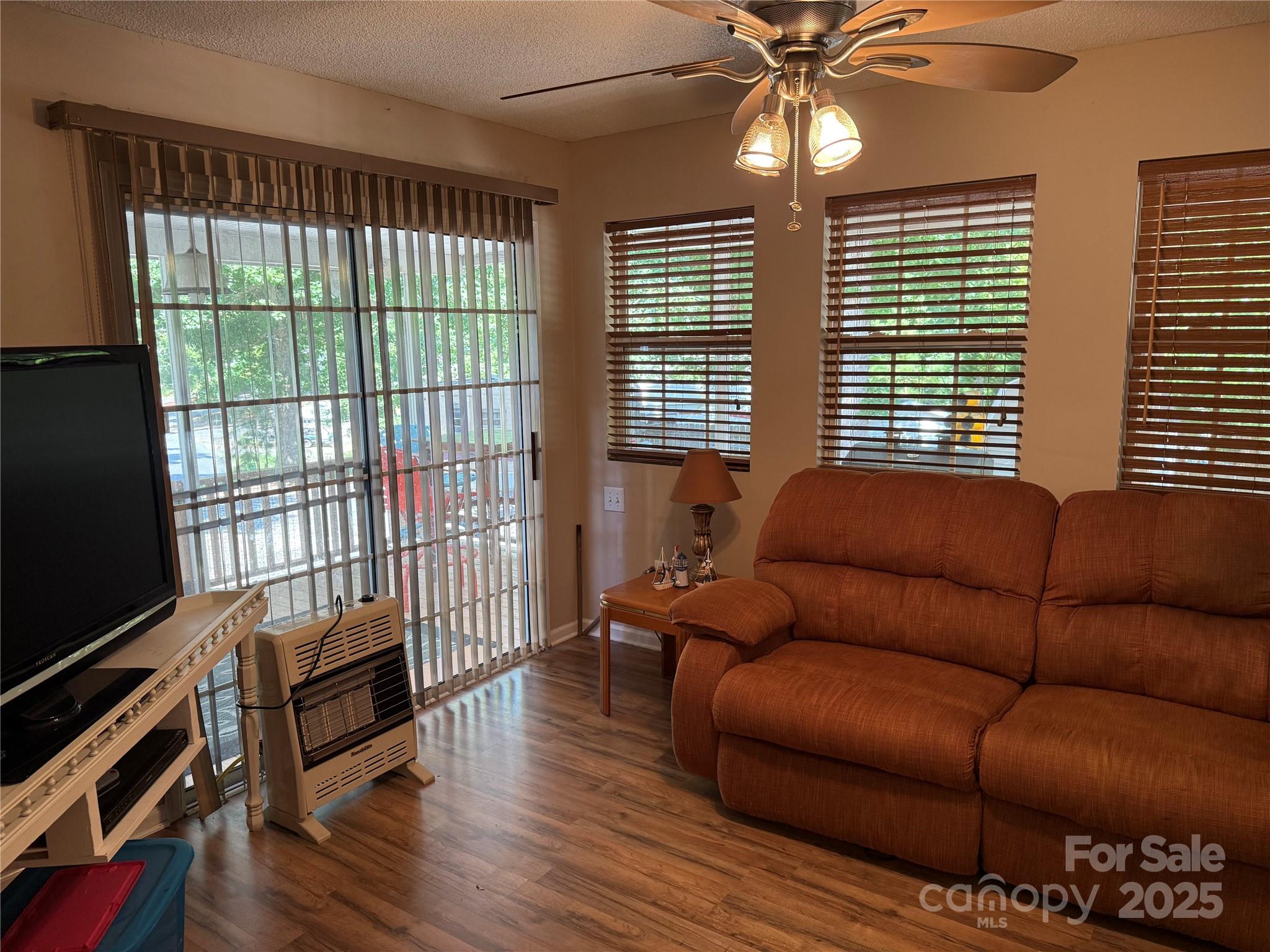 Twin Harbor - Residential