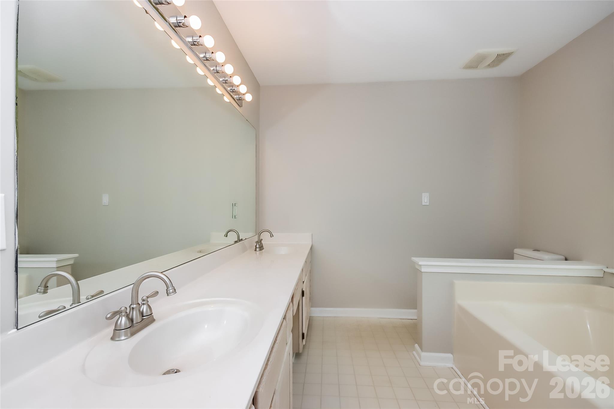 Hunting Creek - Residential Lease