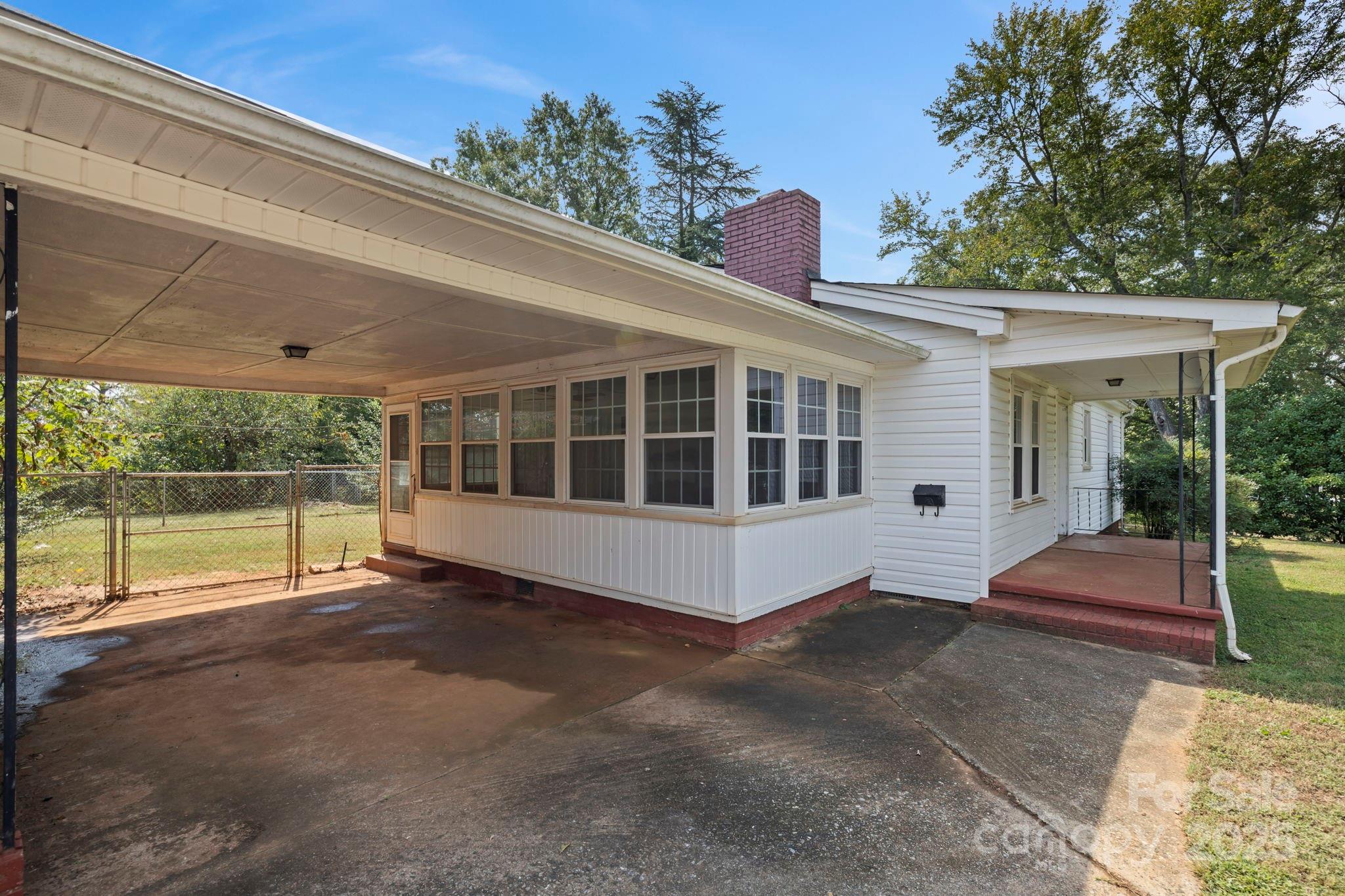 187 Oakridge Drive