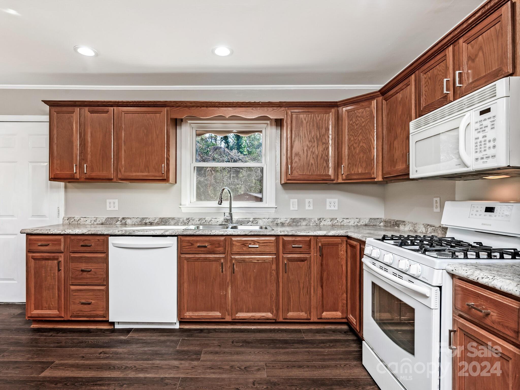 Greenbriar Woods - Residential