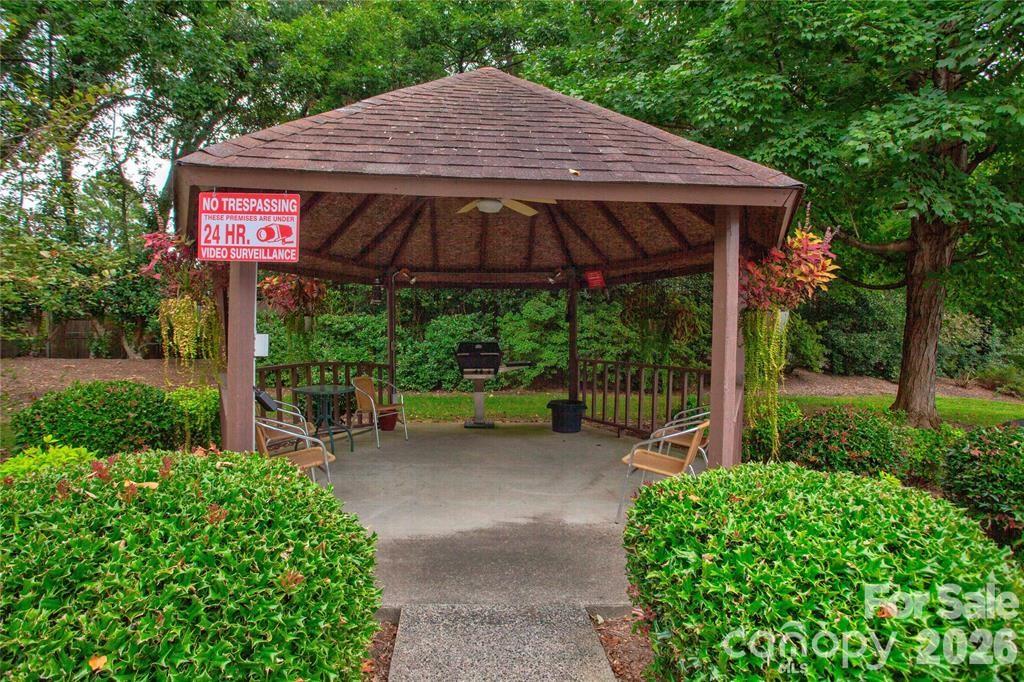 84 Lake Concord Road NE