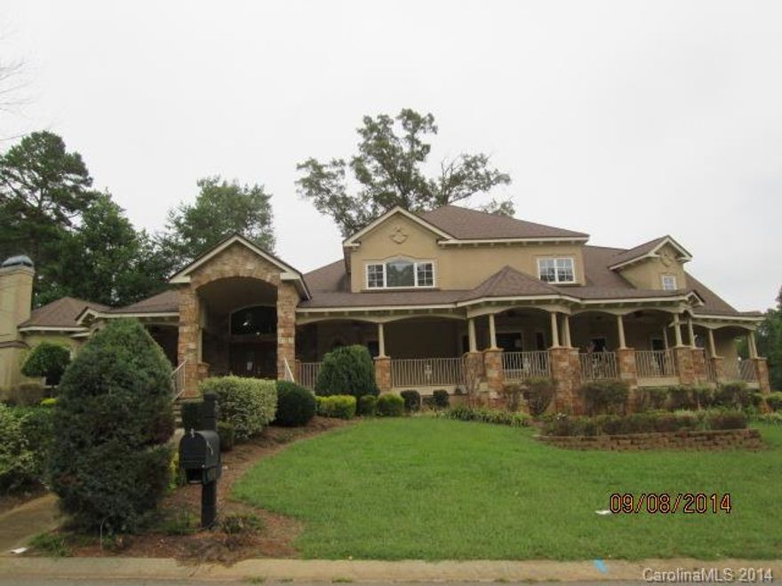 4 bedrooms and 3.5 baths beautiful 1.5 story home in Meadow Lakes II subdivision sits on 0.53 acre nice corner lot features foyer, kitchen with island and ample cabinet spaces, spacious living room with fireplace, dining room, spacious master BR with garden tub on bath and doubled sinks, vaulted and tray ceilings on upper bedrooms. Home includes large front porch, back deck and 2 car attached garage. This is a must see home!