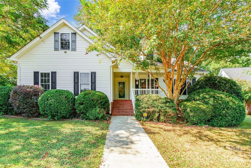 Beautiful home situated on .49 acres on a cul-de-sac street surrounded by trees and privacy.  The home has 4 bedrooms & 3 full bathrooms with a large bonus loft area upstairs.  Tube lights in the family room gives the home lots of natural light. Front porch and screened in large back porch. Shed for hobbies or storage.