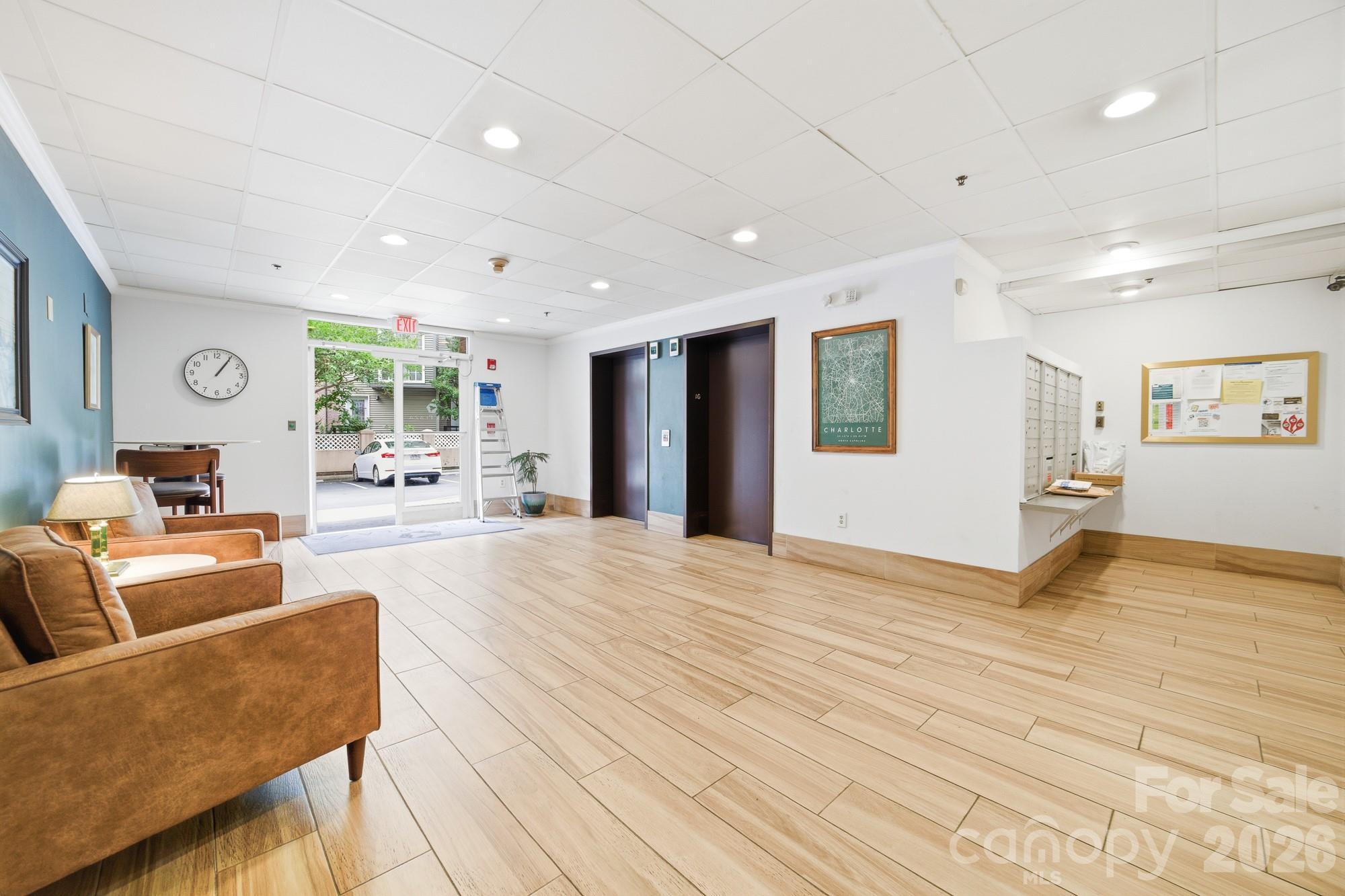 405 W 7th Street 302