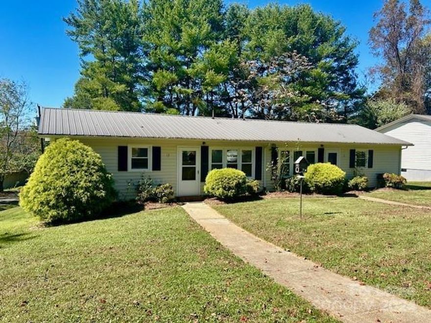 2 Bedroom 1 Bath with approx. 800 sq ft, range, refrigerator and hookup for washer/dryer. New mini-split system for heat/cooling to be installed (also electric furnace). Water/sewer and yard maintenance are included.  $875 per month and you pay your own electric bill (Duke Energy–Power); Gamewell Elementary & Middle School and West Caldwell High School.  Complex is very neat, clean, and well maintained.   NO PETS! 1 YEAR LEASE! Must have good credit (650+) as well as adequate income.  Fill out application & Provide copy of credit report or show credit score of 650+.