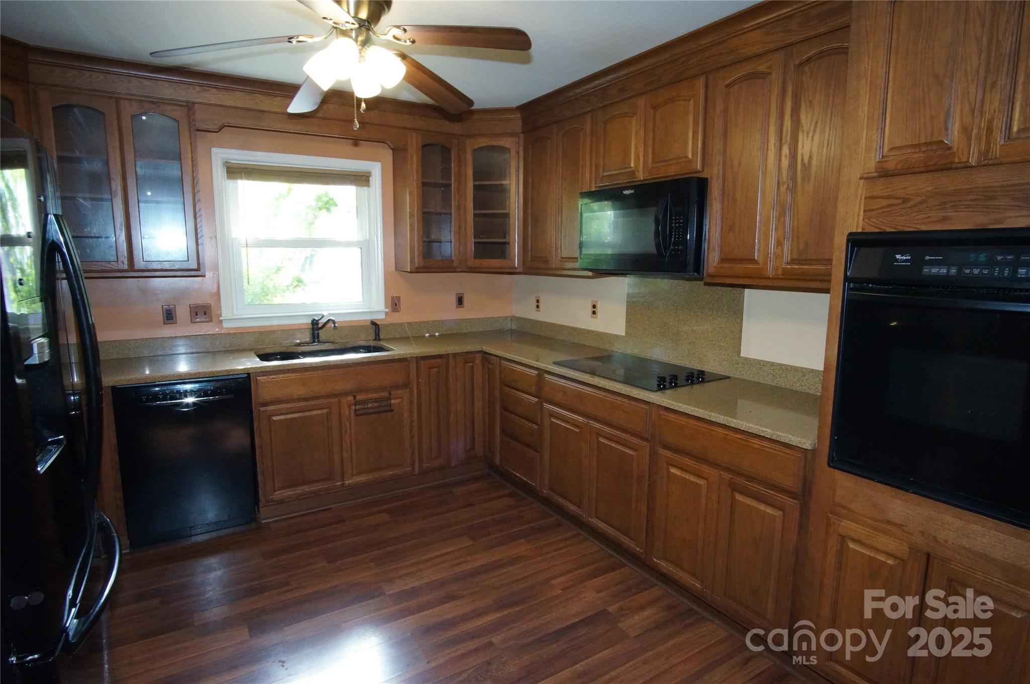 6201 Eagle Peak Drive