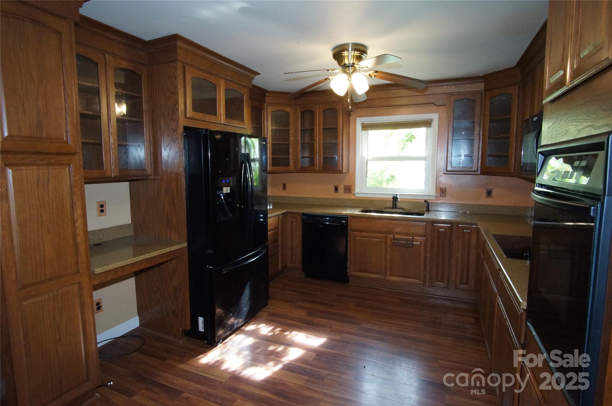 6201 Eagle Peak Drive