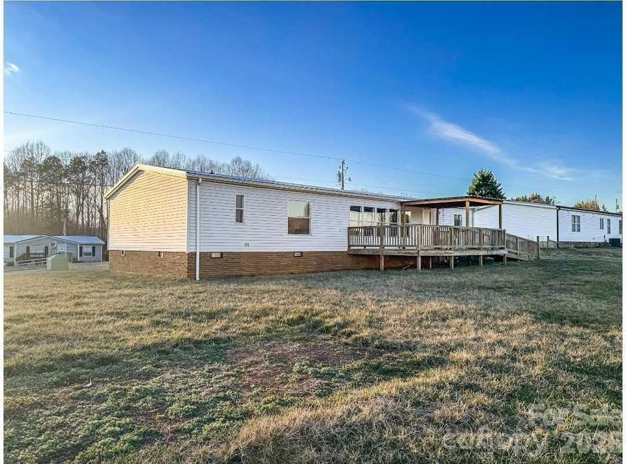 This spacious Manufactured Mobile home offers 3 bedrooms, 2 bathrooms, and a spacious living space. Whether you want to make it a cozy backyard escape or add some landscaping for the perfect curb appeal – there's no limit to what you can do with this property. Don't wait any longer. Make this amazing home your own today!