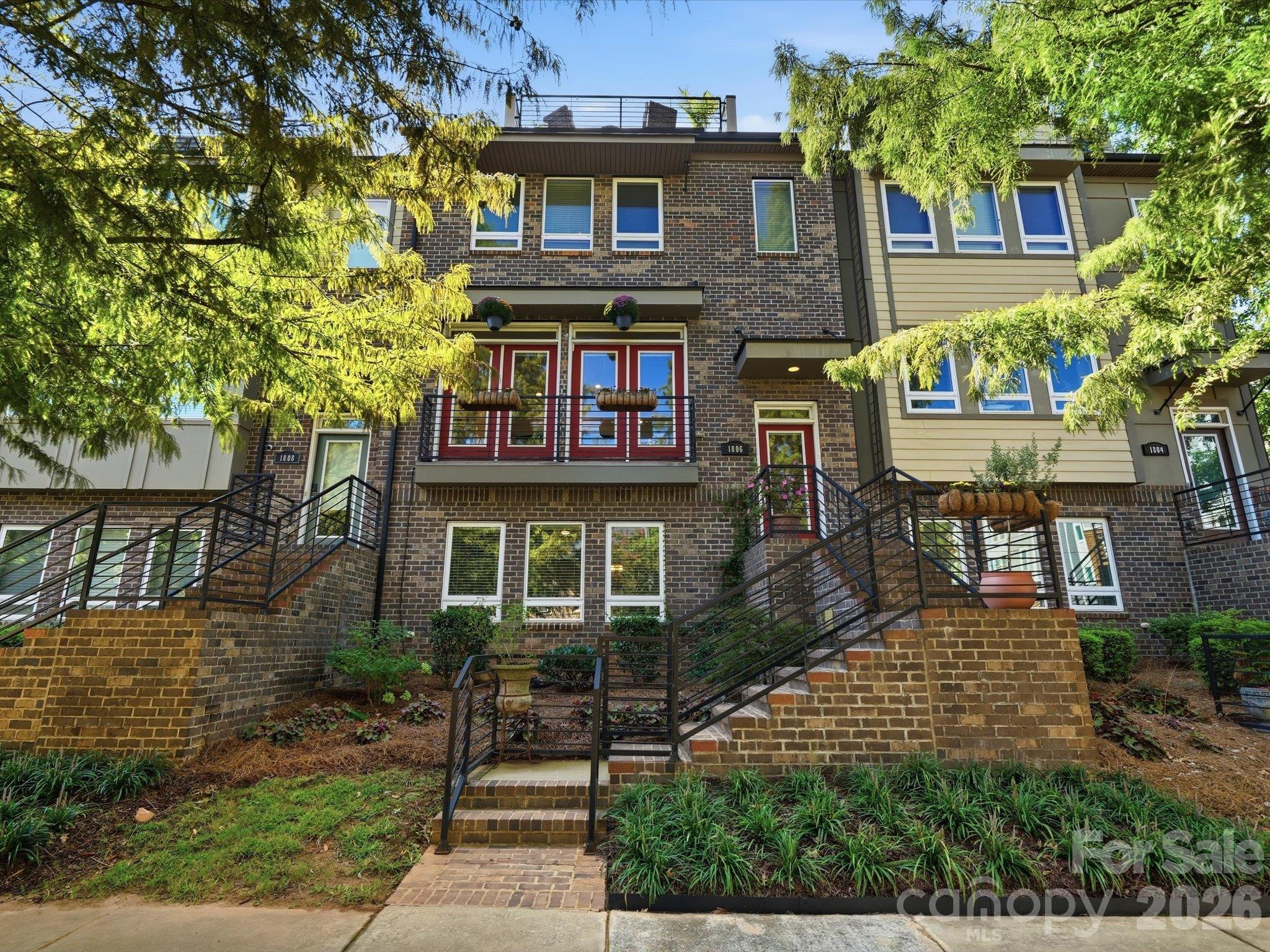 1806 Sunnyside Avenue