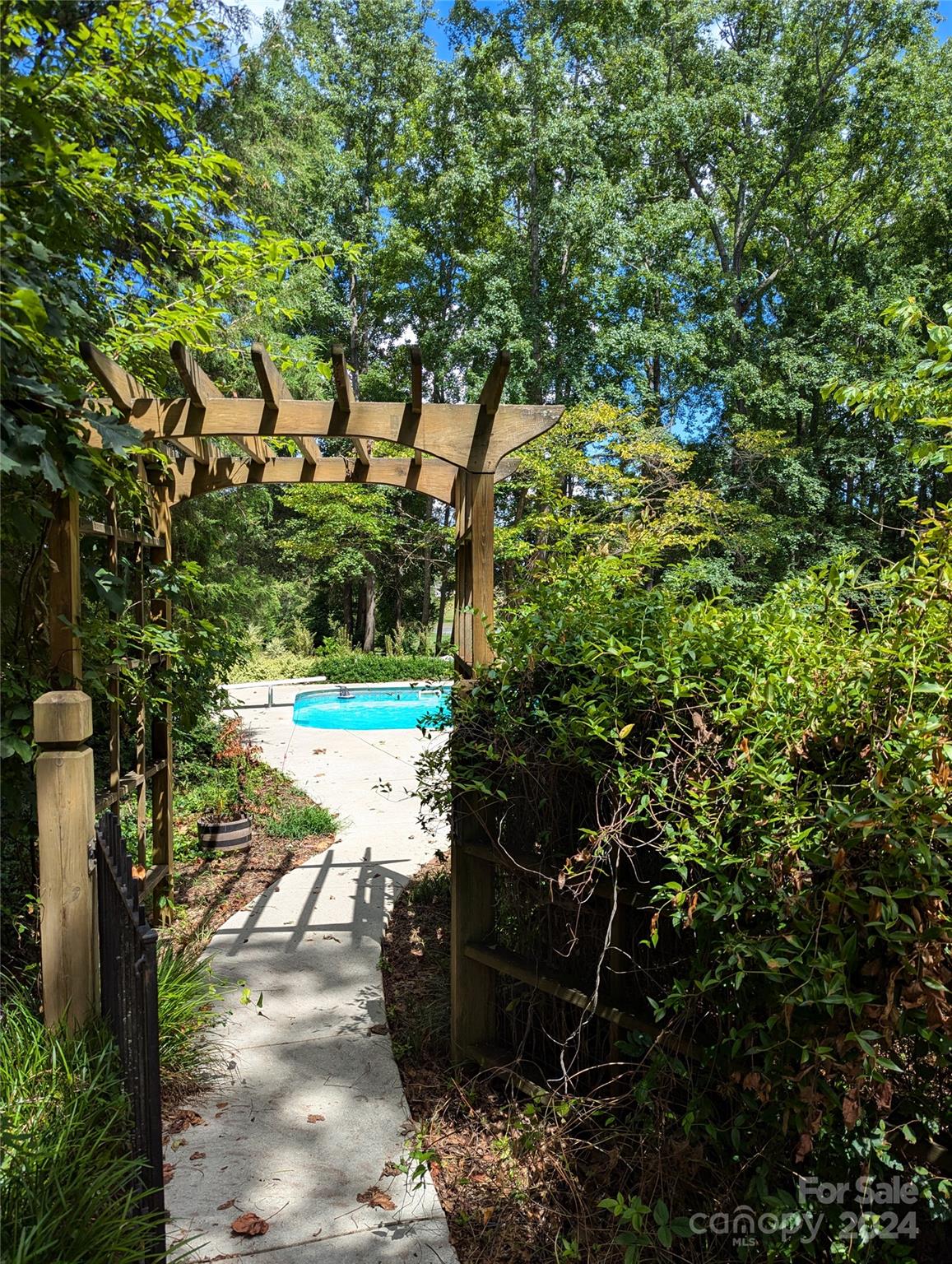 Eastview Oaks - Residential