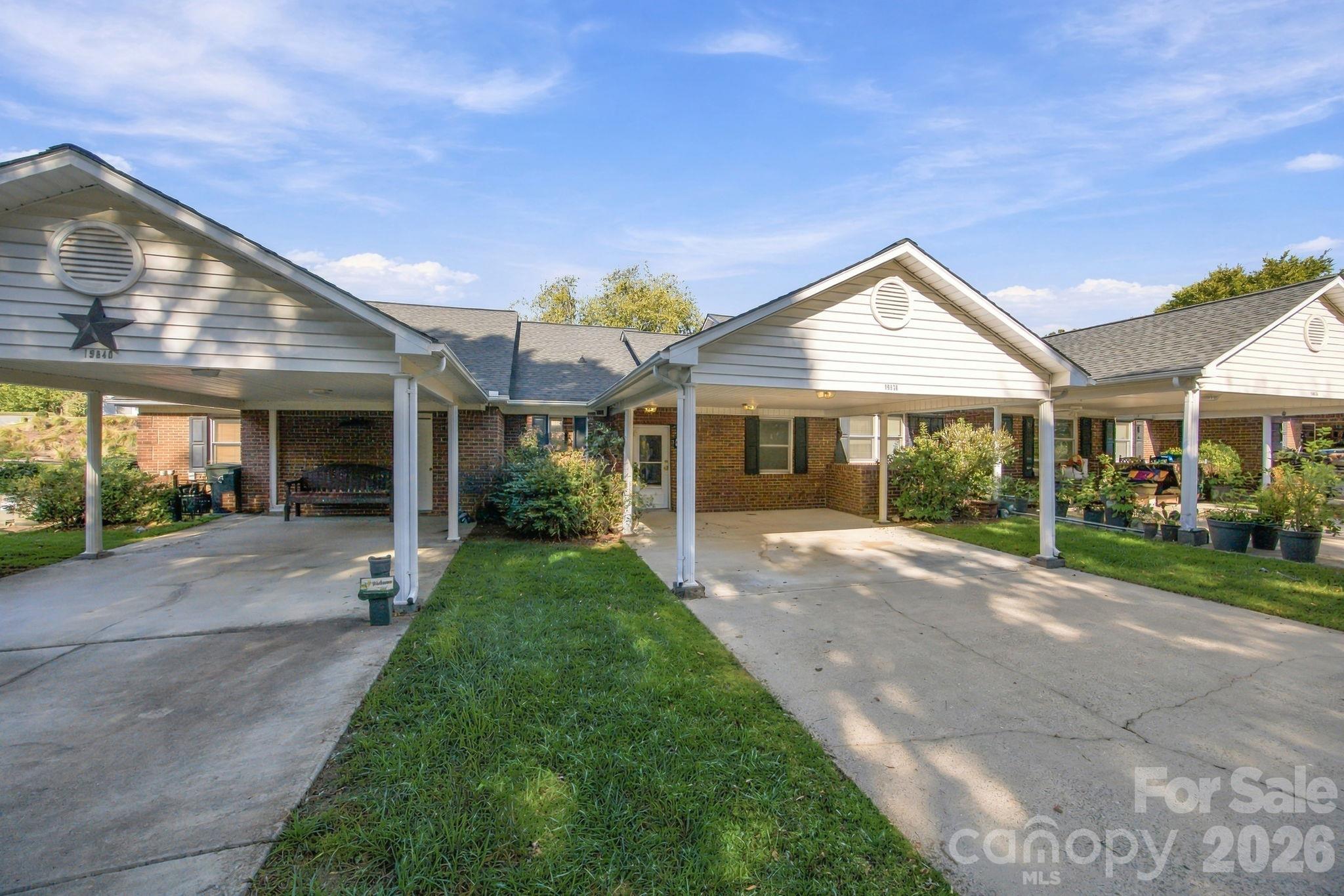 19838 Oak Leaf Circle