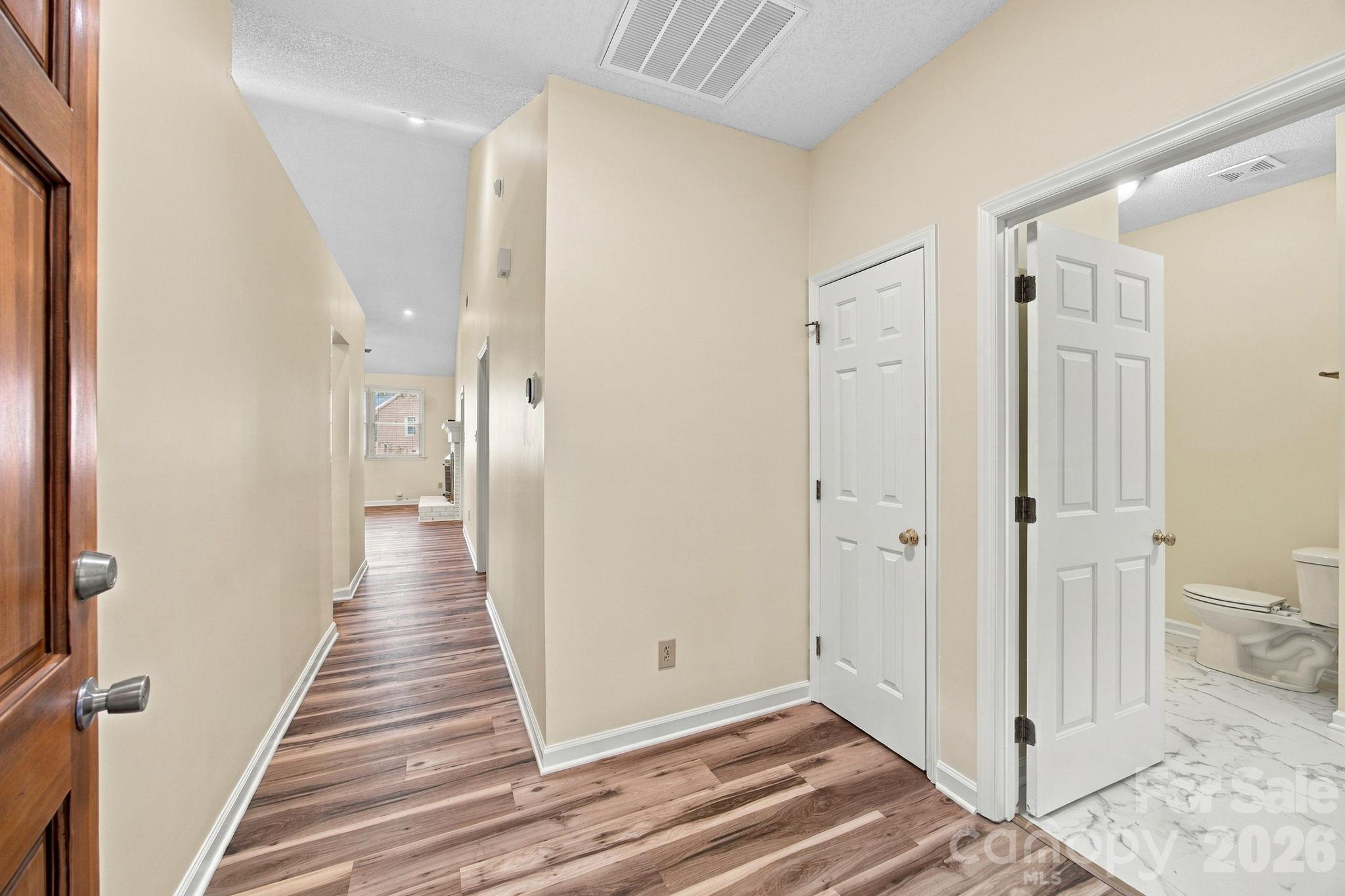 19838 Oak Leaf Circle