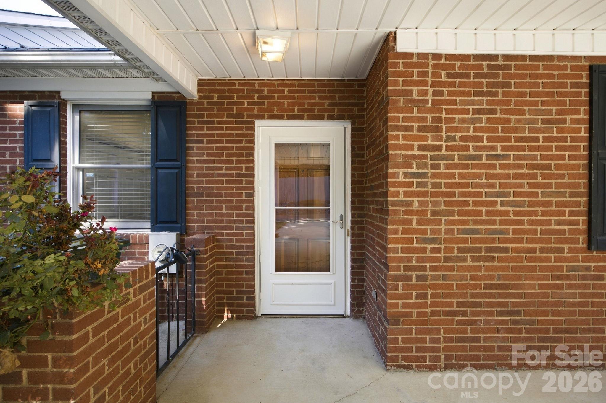19838 Oak Leaf Circle