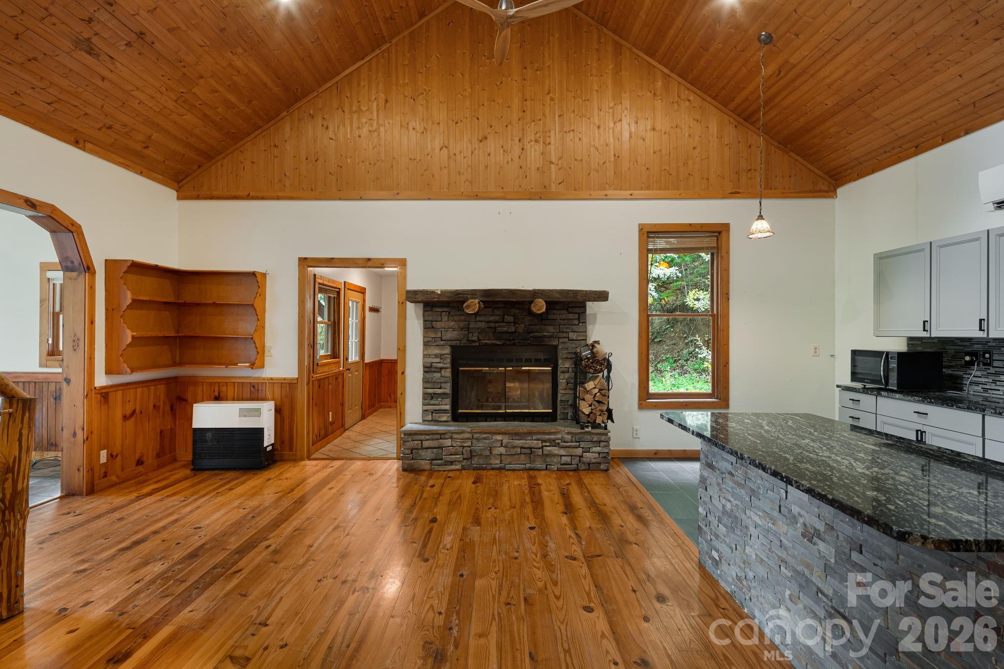 125 Hyacinth Drive