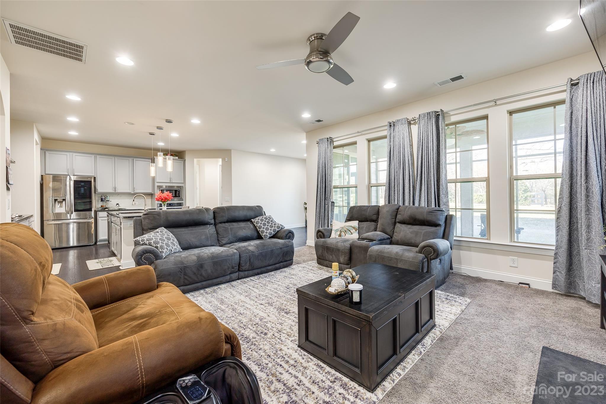 Oakland Pointe - Residential