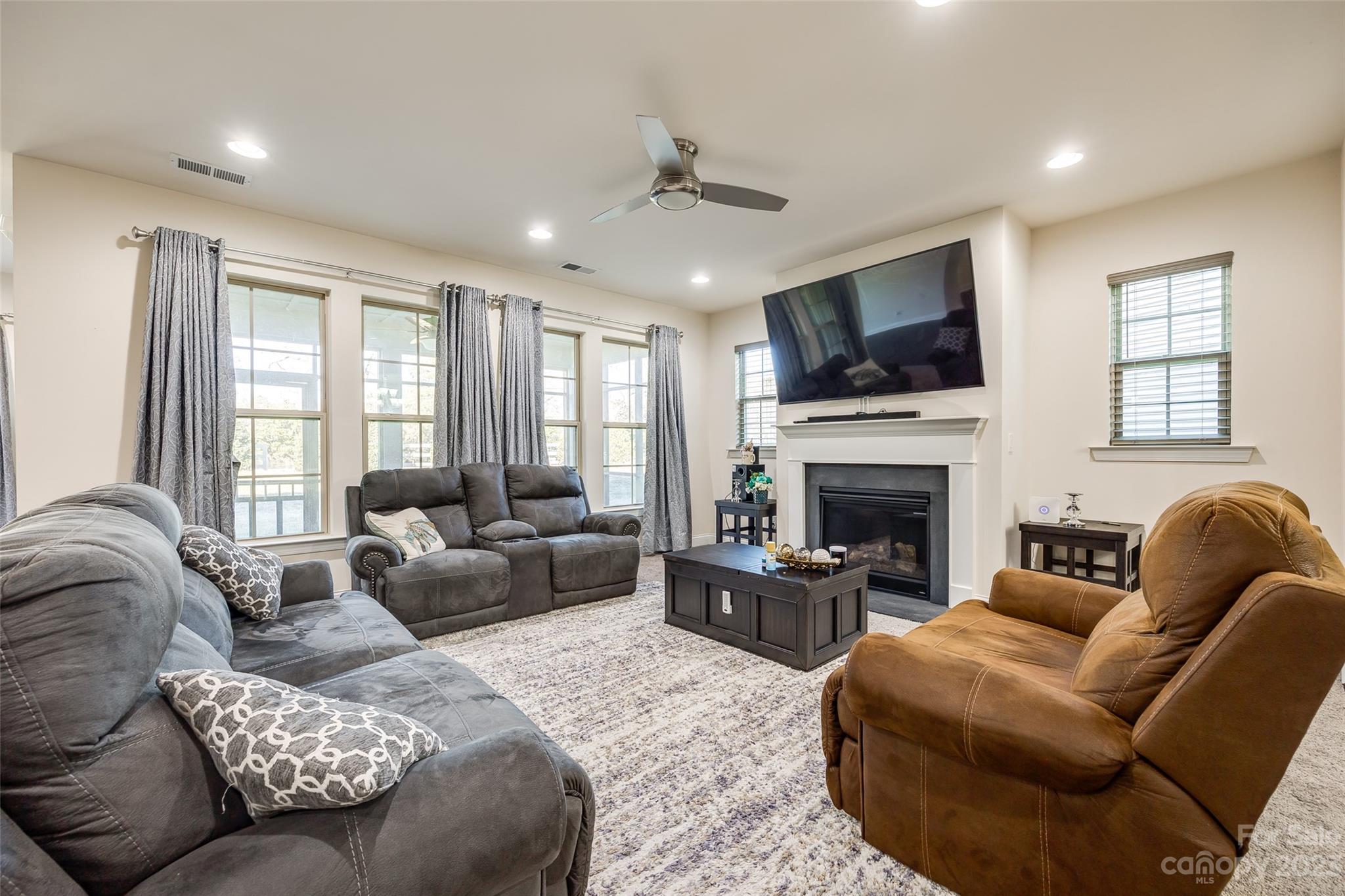 Oakland Pointe - Residential