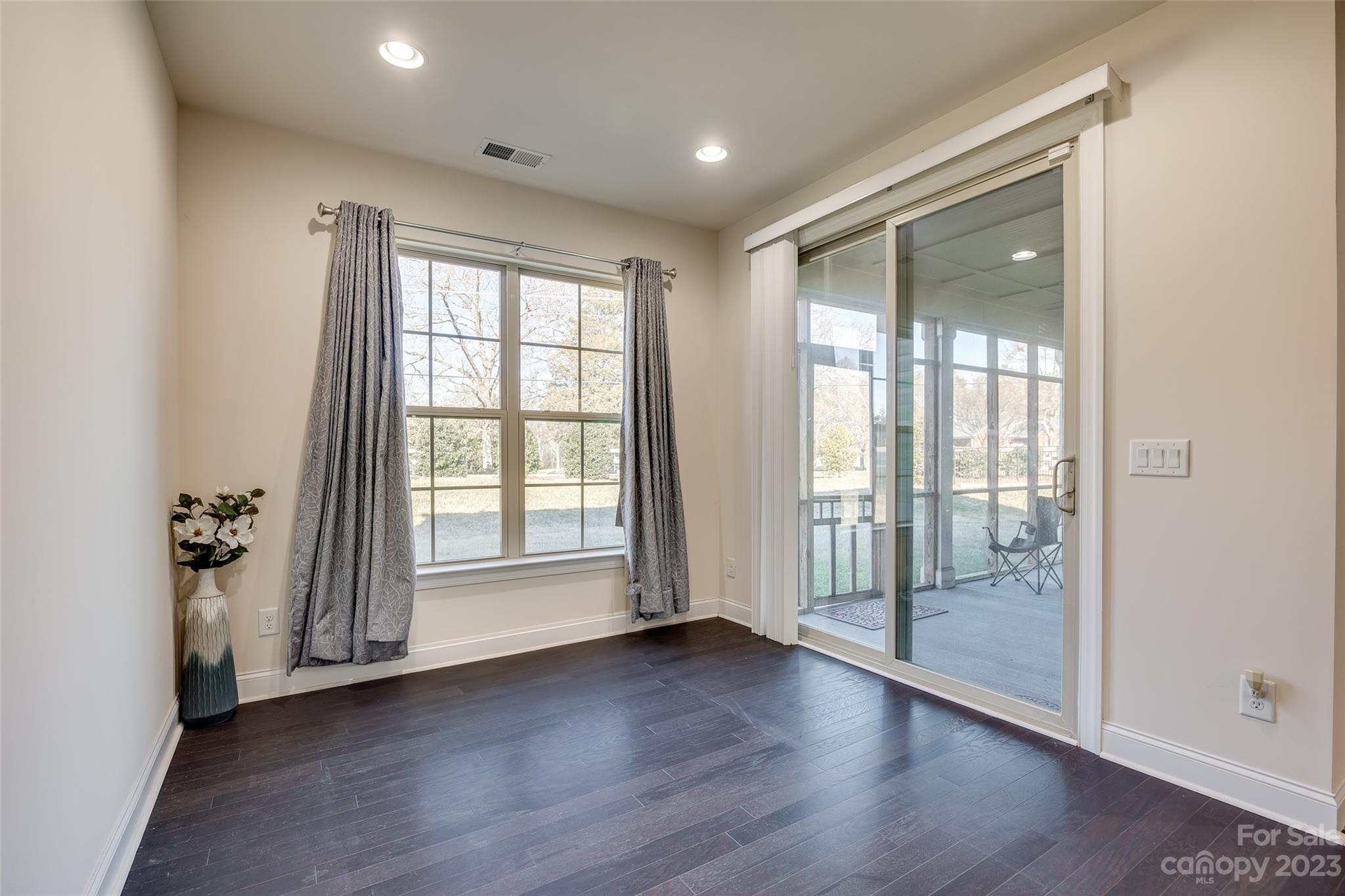 Oakland Pointe - Residential