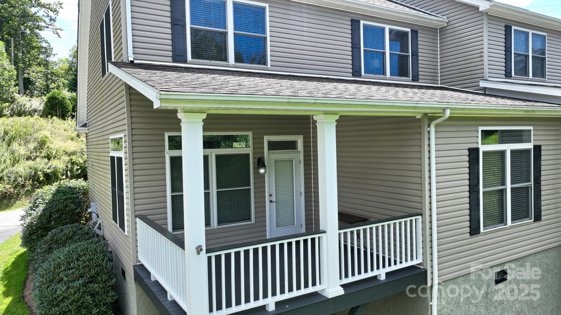 Laurel Creek Townhomes - Residential