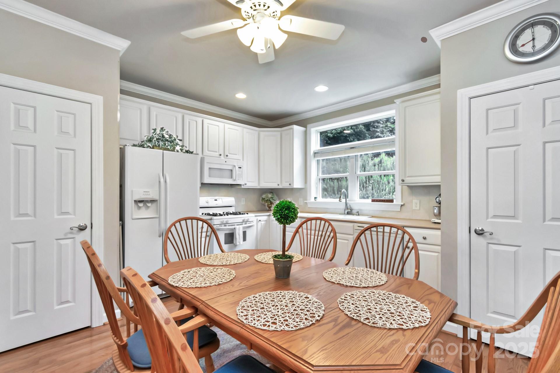 Laurel Creek Townhomes - Residential