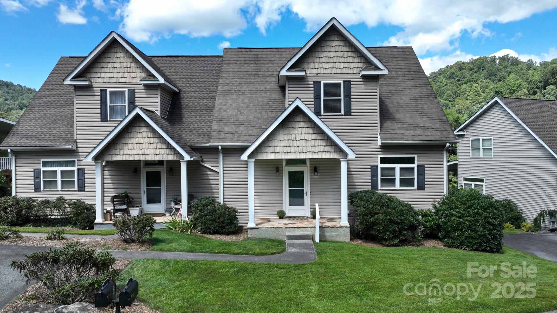 Laurel Creek Townhomes - Residential