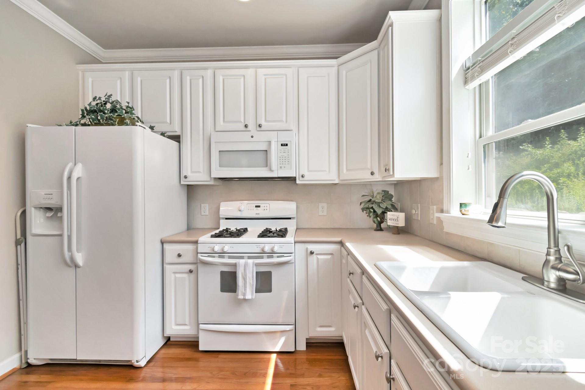 Laurel Creek Townhomes - Residential