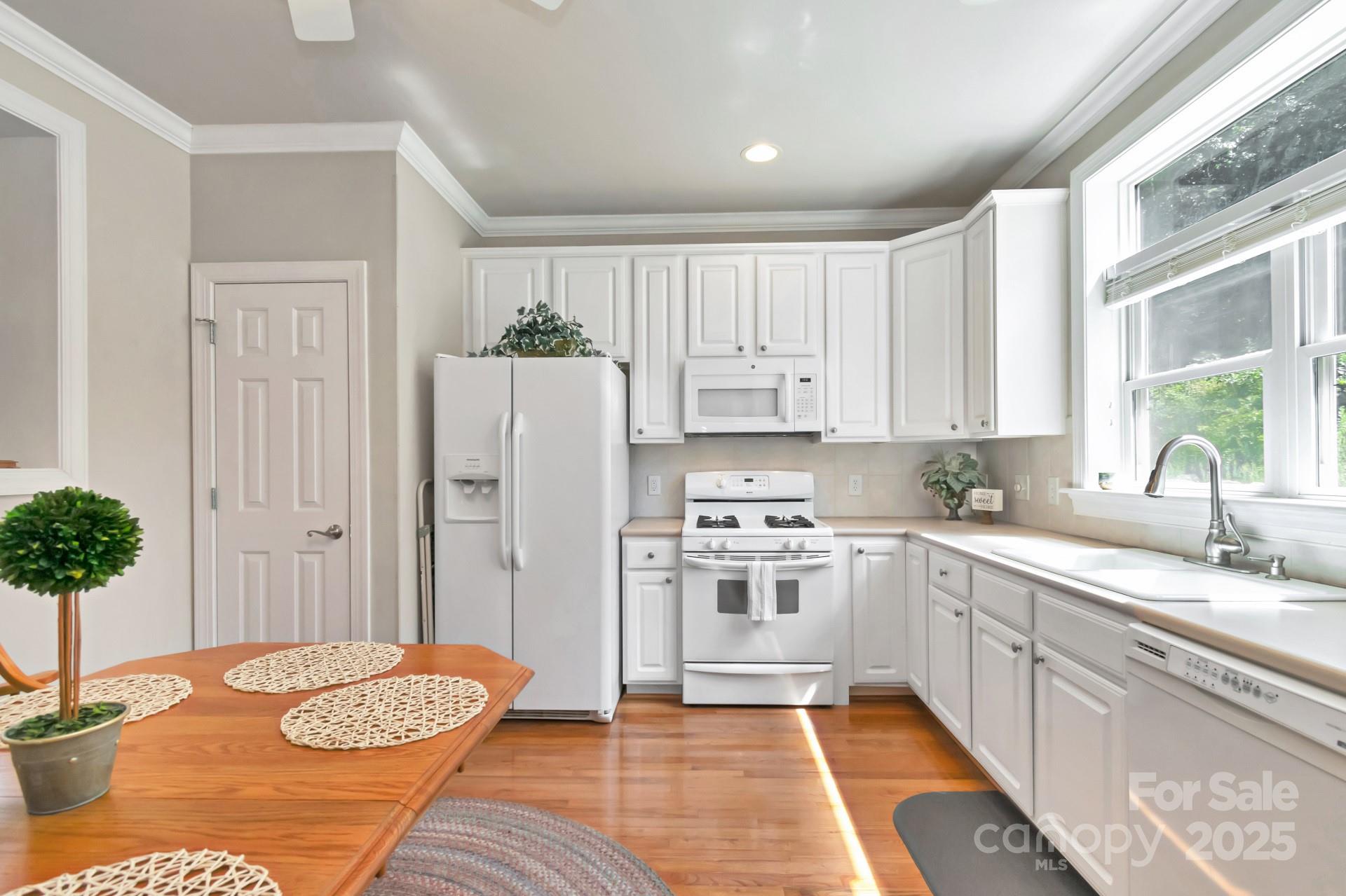 Laurel Creek Townhomes - Residential