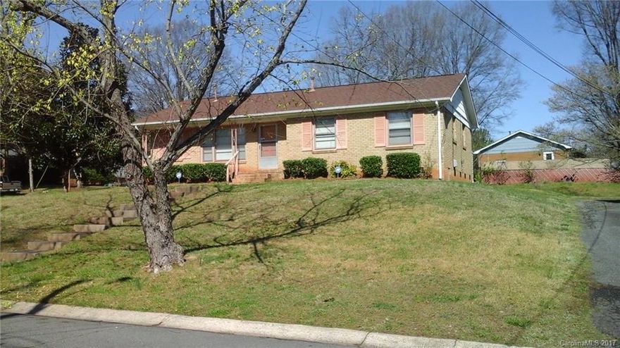 Nice brick ranch style home.  Close to interstate 77.