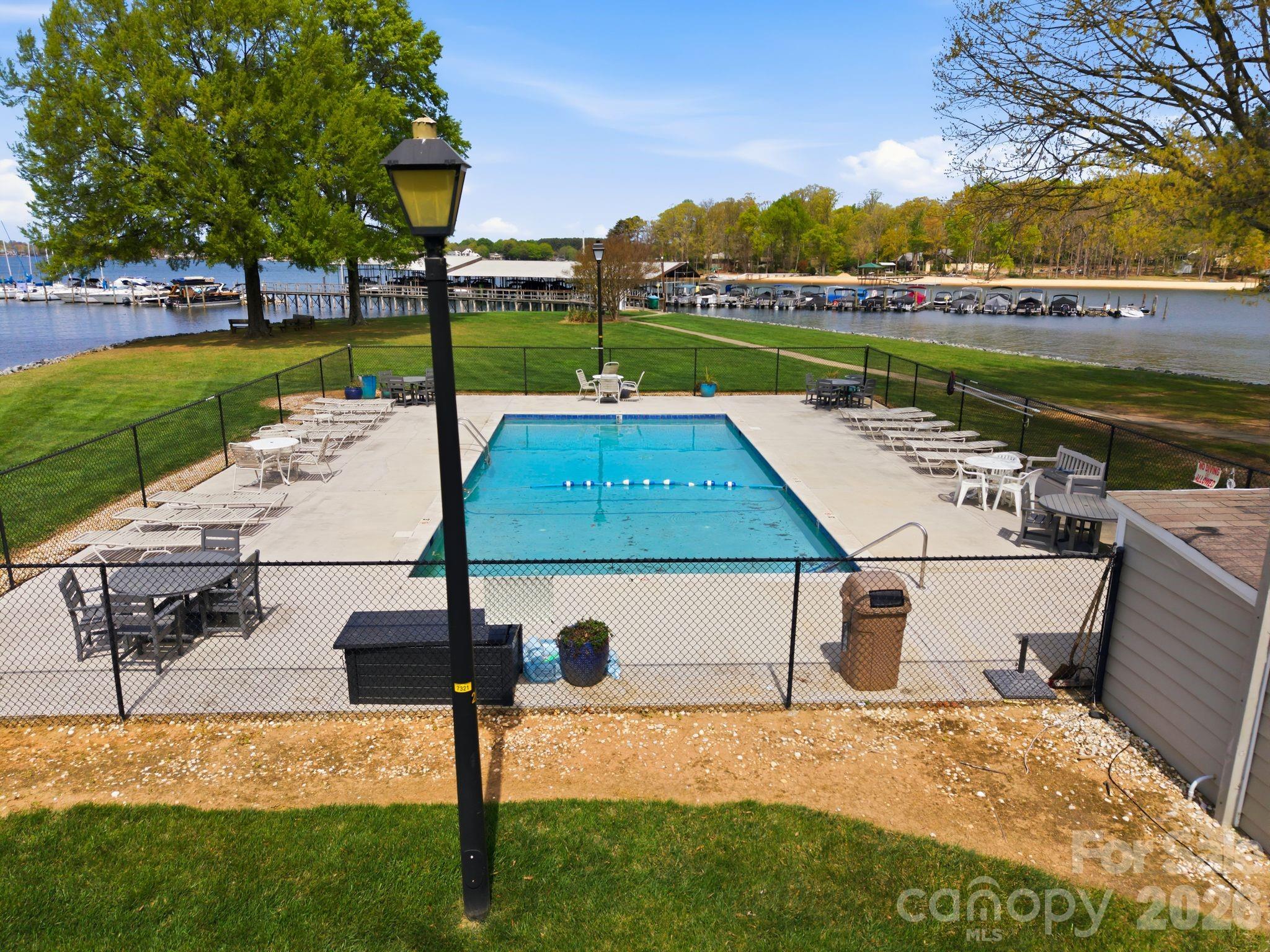 Mariner Villas - Residential