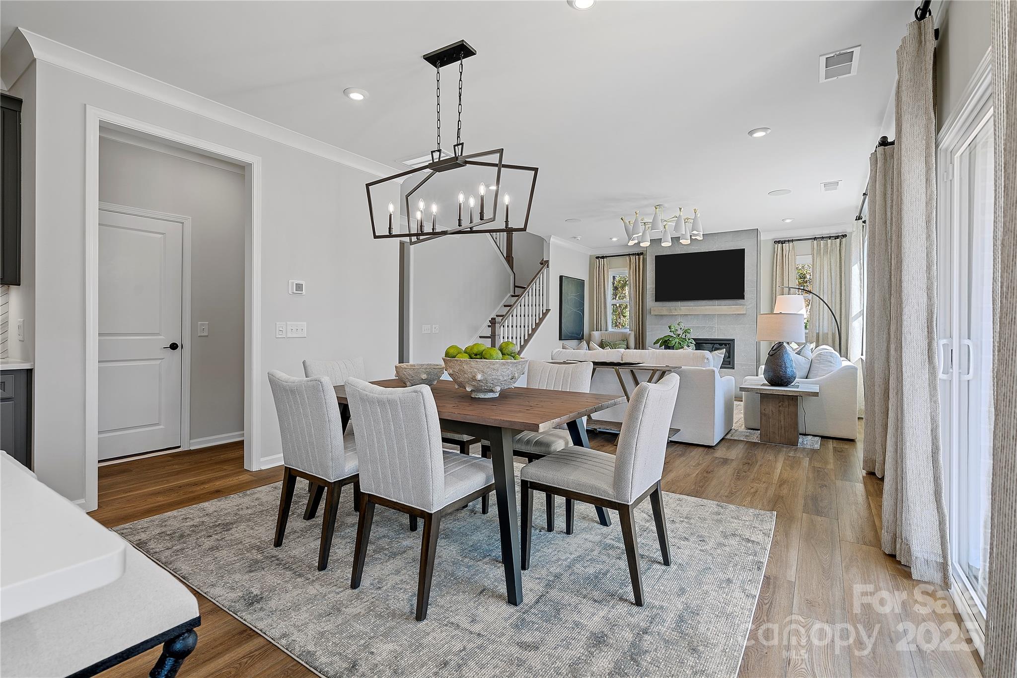 8245 Franklin Trail Street