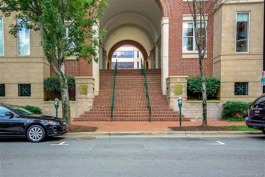 Be a part of thriving uptown center city! This amazing 2 bedroom 2.5 bathroom condo has wood floors, natural lighting and stunning views of beautiful Charlotte. It has an open floor plan with a terrace- great for entertaining! The bedroom are upstairs and spacious. A short stroll away are restaurants, bars, museums, parks, sporting events and other events. The Lynx light rail is a few blocks away.