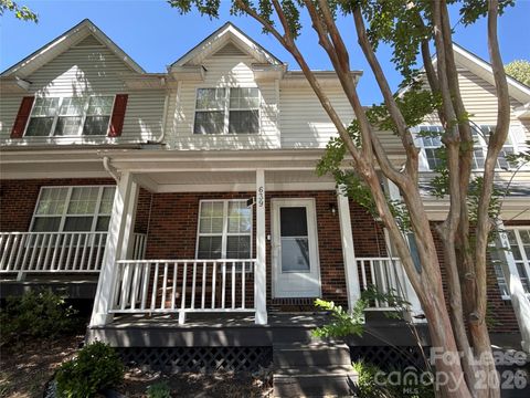 Photo of 639 Mountainwater Drive, Charlotte, NC 28262 (MLS # 4372686)