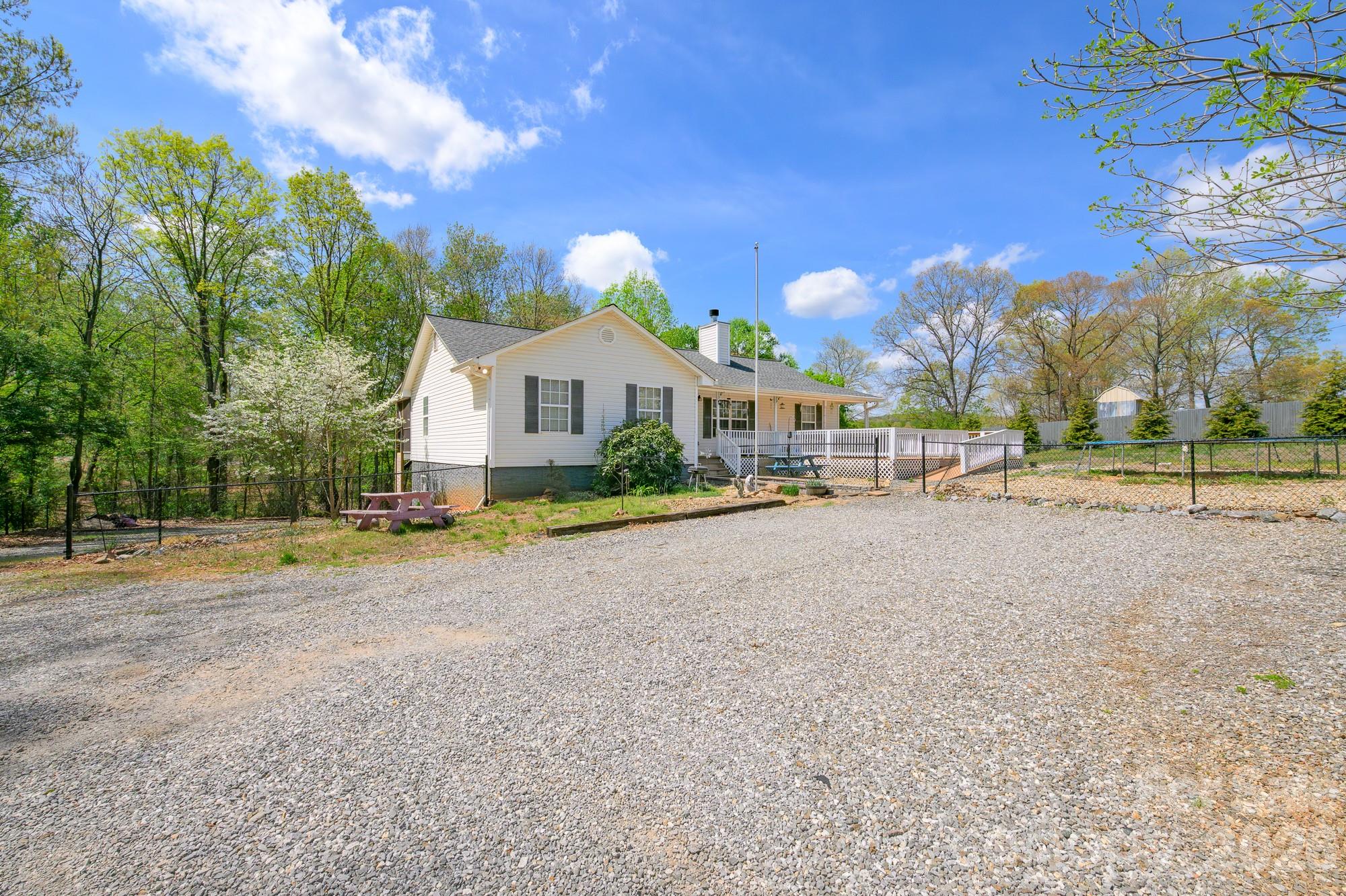 Photo 1 of 37 — 533 Tuckers Grove Road, Statesville, NC 28625