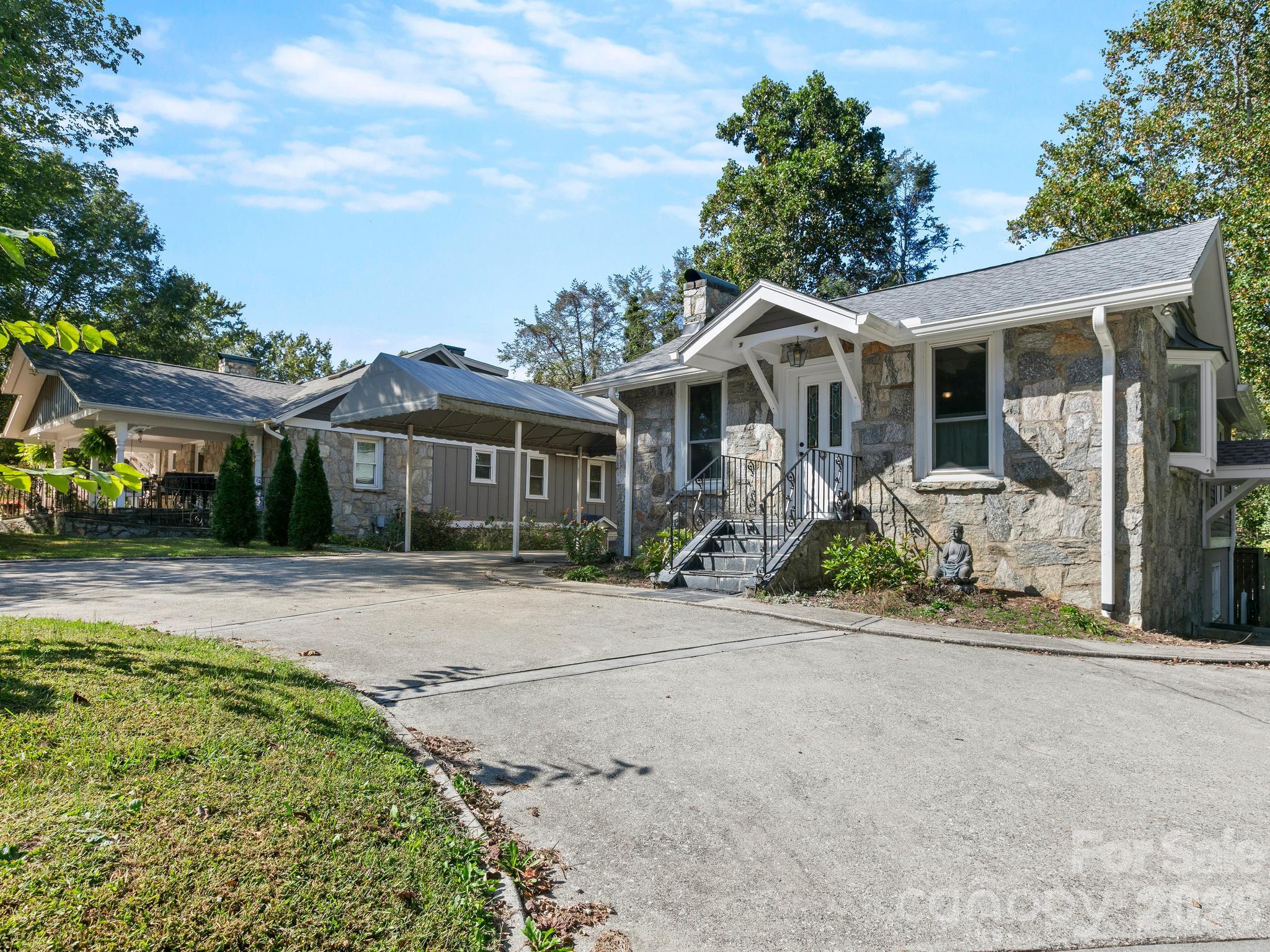 389 & 405 Courtland Boulevard
