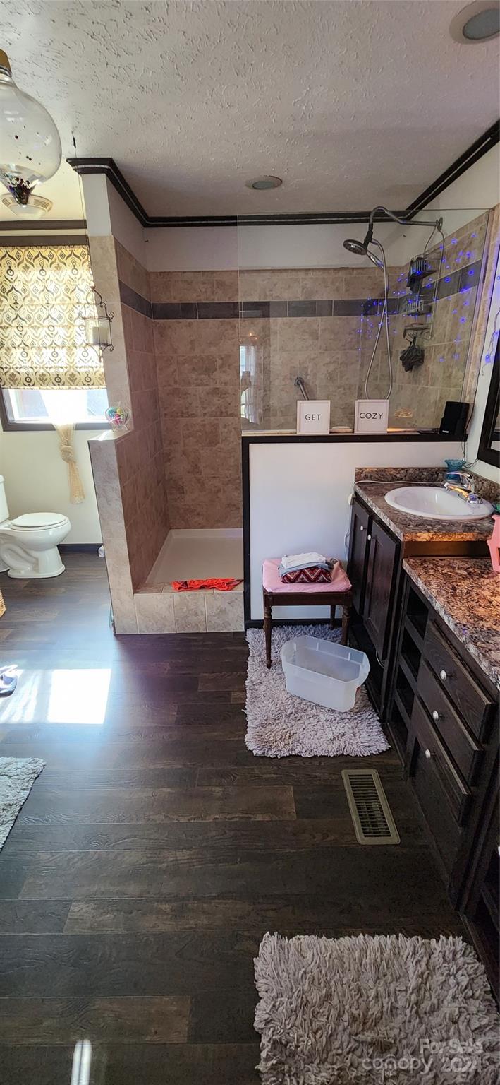 Mount Anderson - Residential