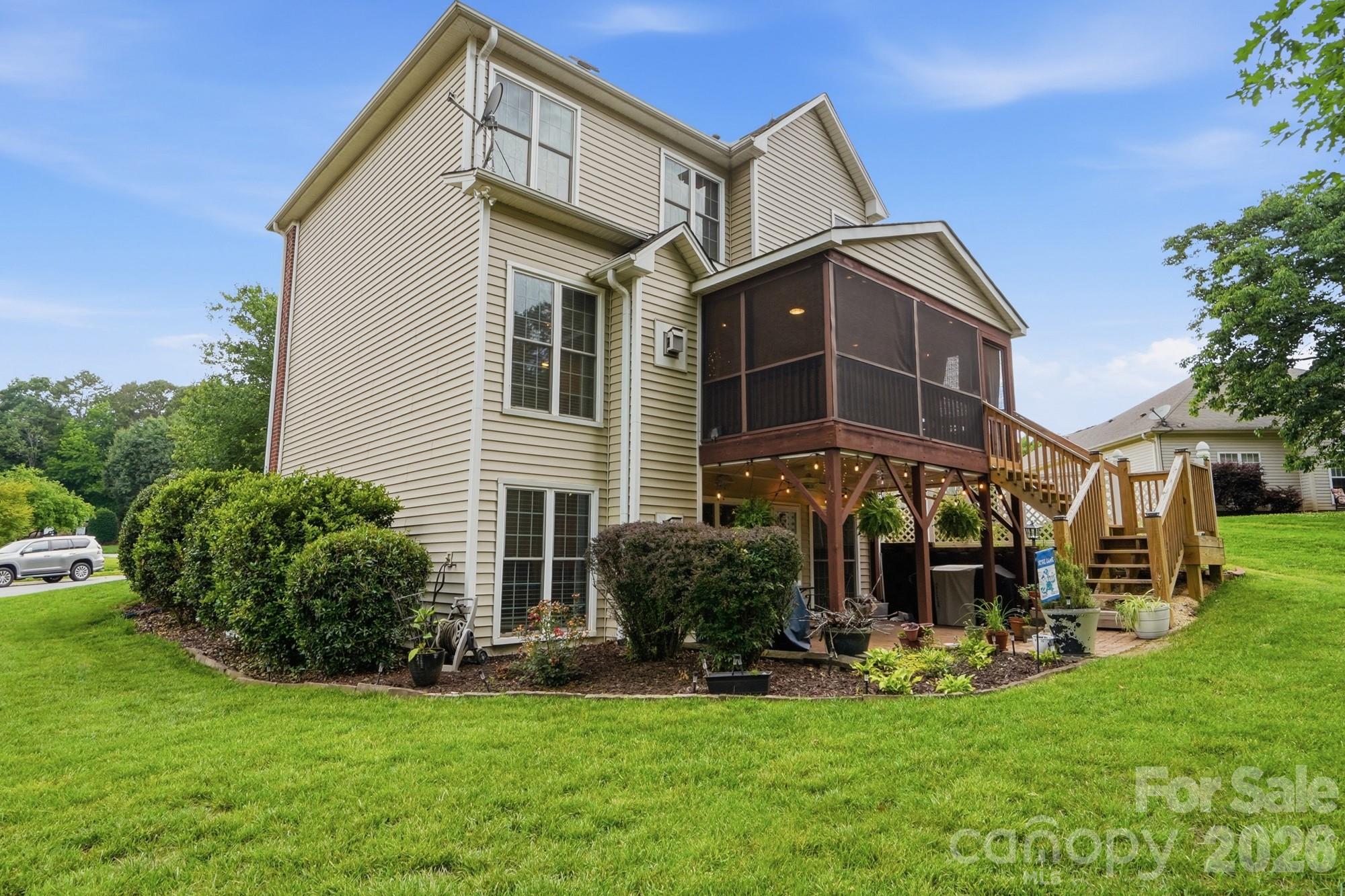 Gates at Waterside - Residential