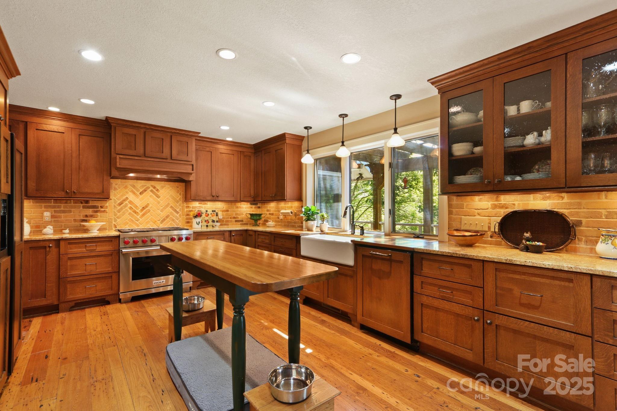 Boone, North Carolina 28607, United States, 3 Bedrooms Bedrooms, ,4 BathroomsBathrooms,Residential,Active,163127