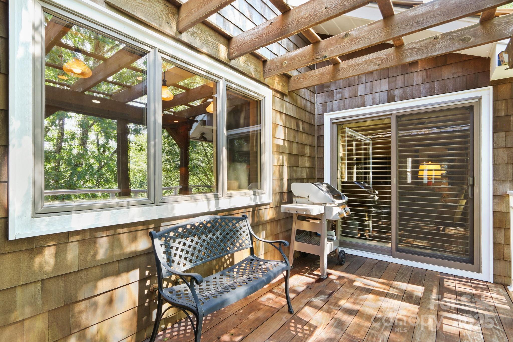 Boone, North Carolina 28607, United States, 3 Bedrooms Bedrooms, ,4 BathroomsBathrooms,Residential,Active,163127