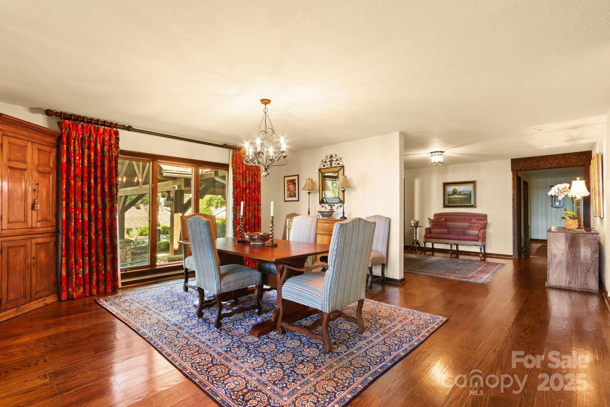 Boone, North Carolina 28607, United States, 3 Bedrooms Bedrooms, ,4 BathroomsBathrooms,Residential,Active,163127