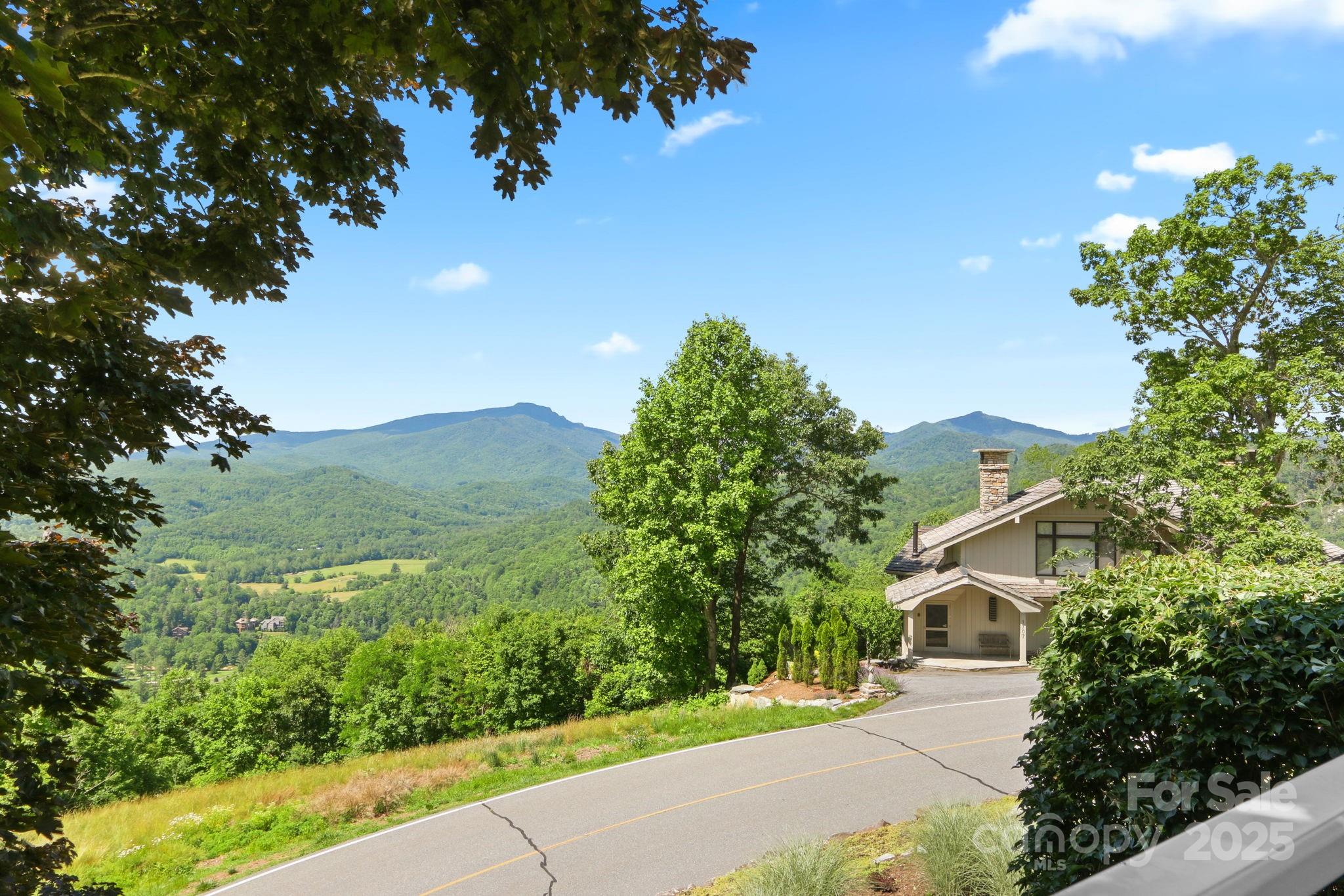 Boone, North Carolina 28607, United States, 3 Bedrooms Bedrooms, ,4 BathroomsBathrooms,Residential,Active,163127