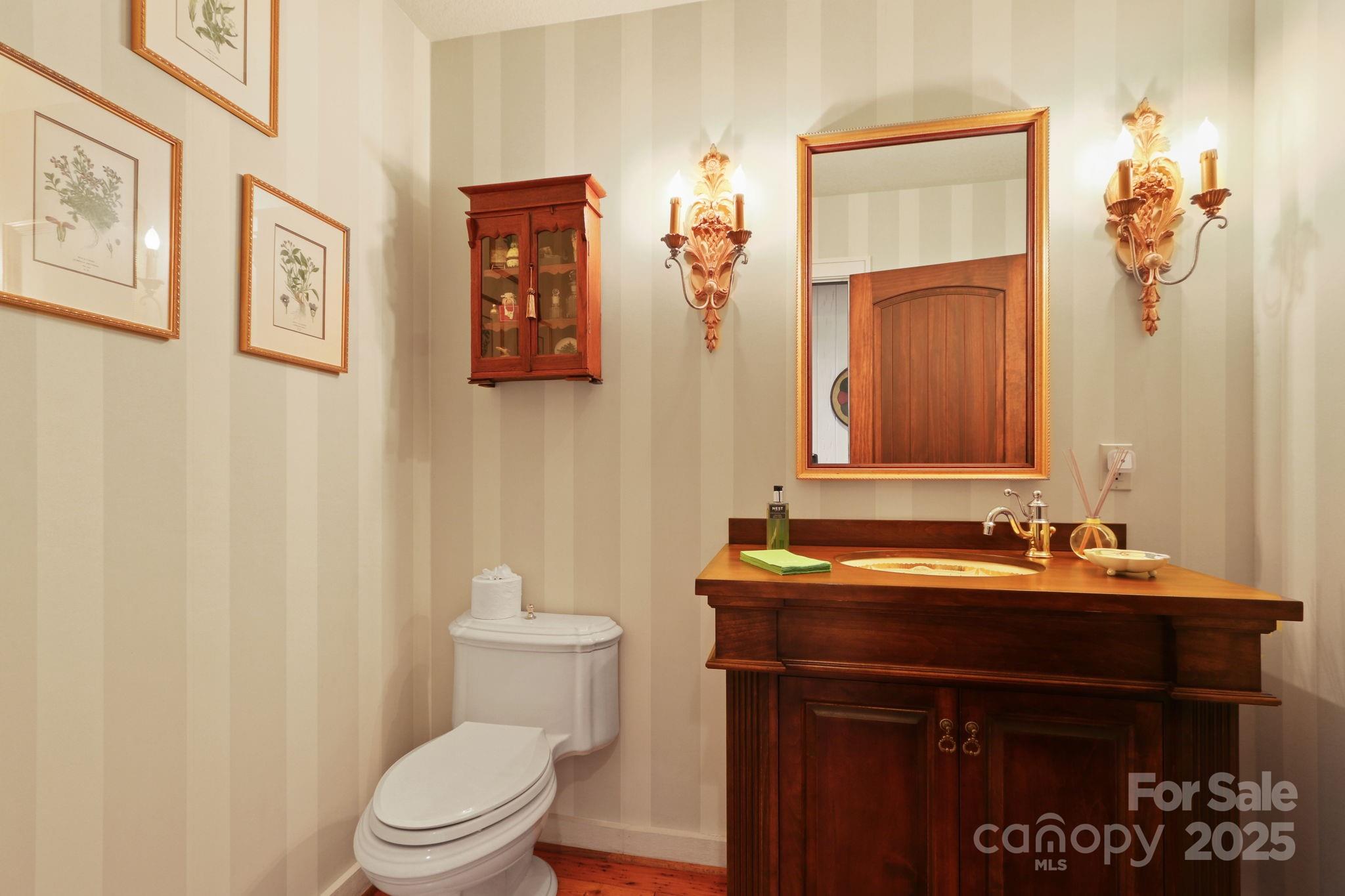 Boone, North Carolina 28607, United States, 3 Bedrooms Bedrooms, ,4 BathroomsBathrooms,Residential,Active,163127