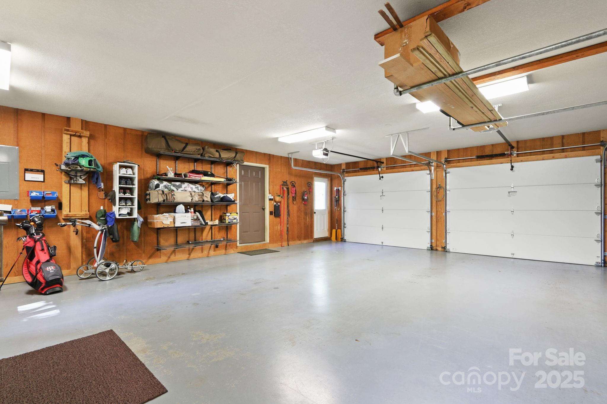 Boone, North Carolina 28607, United States, 3 Bedrooms Bedrooms, ,4 BathroomsBathrooms,Residential,Active,163127